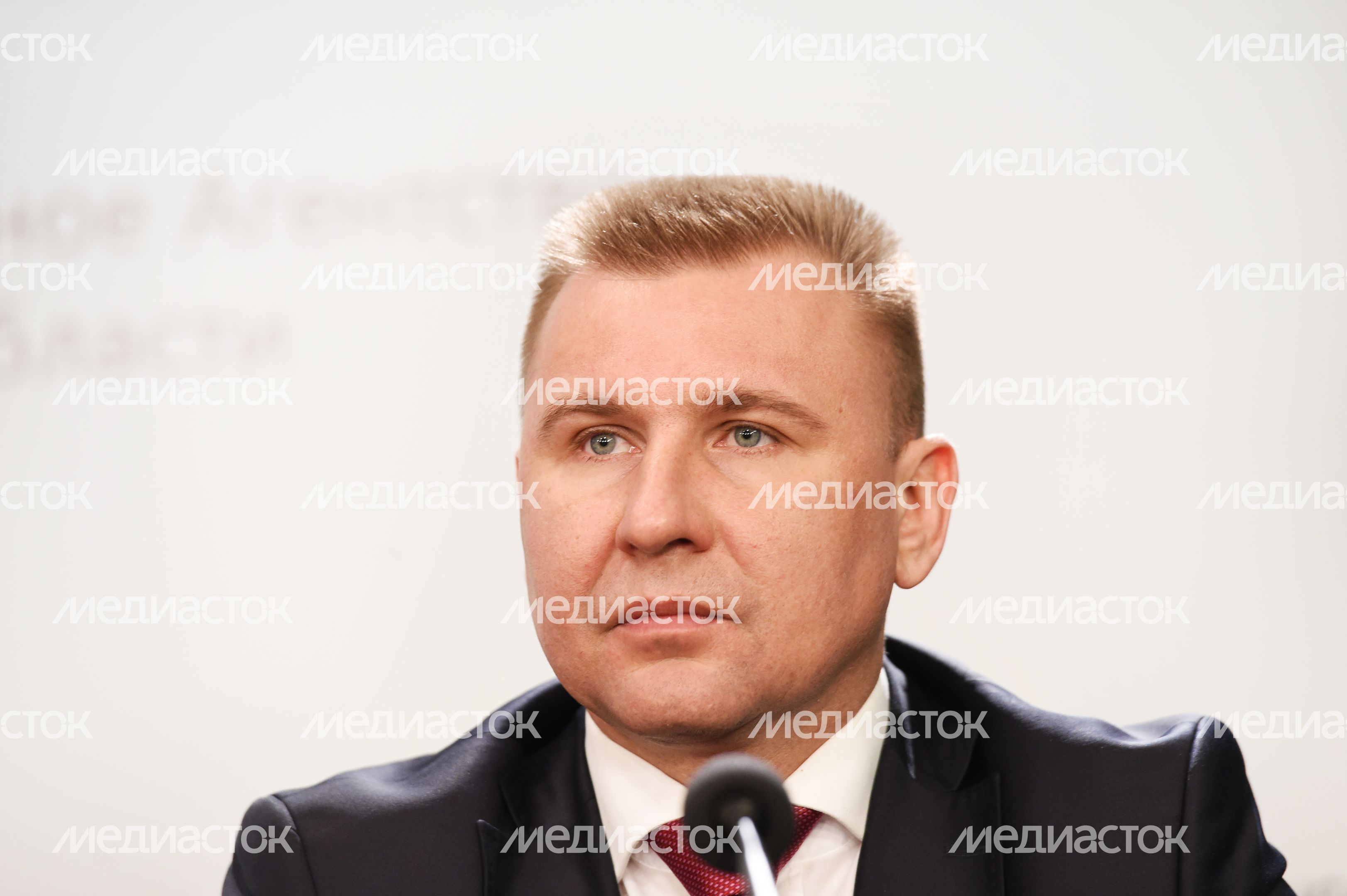 Пресс-конференция министра потребительского рынка и услуг Московской области Владимира Посаженникова