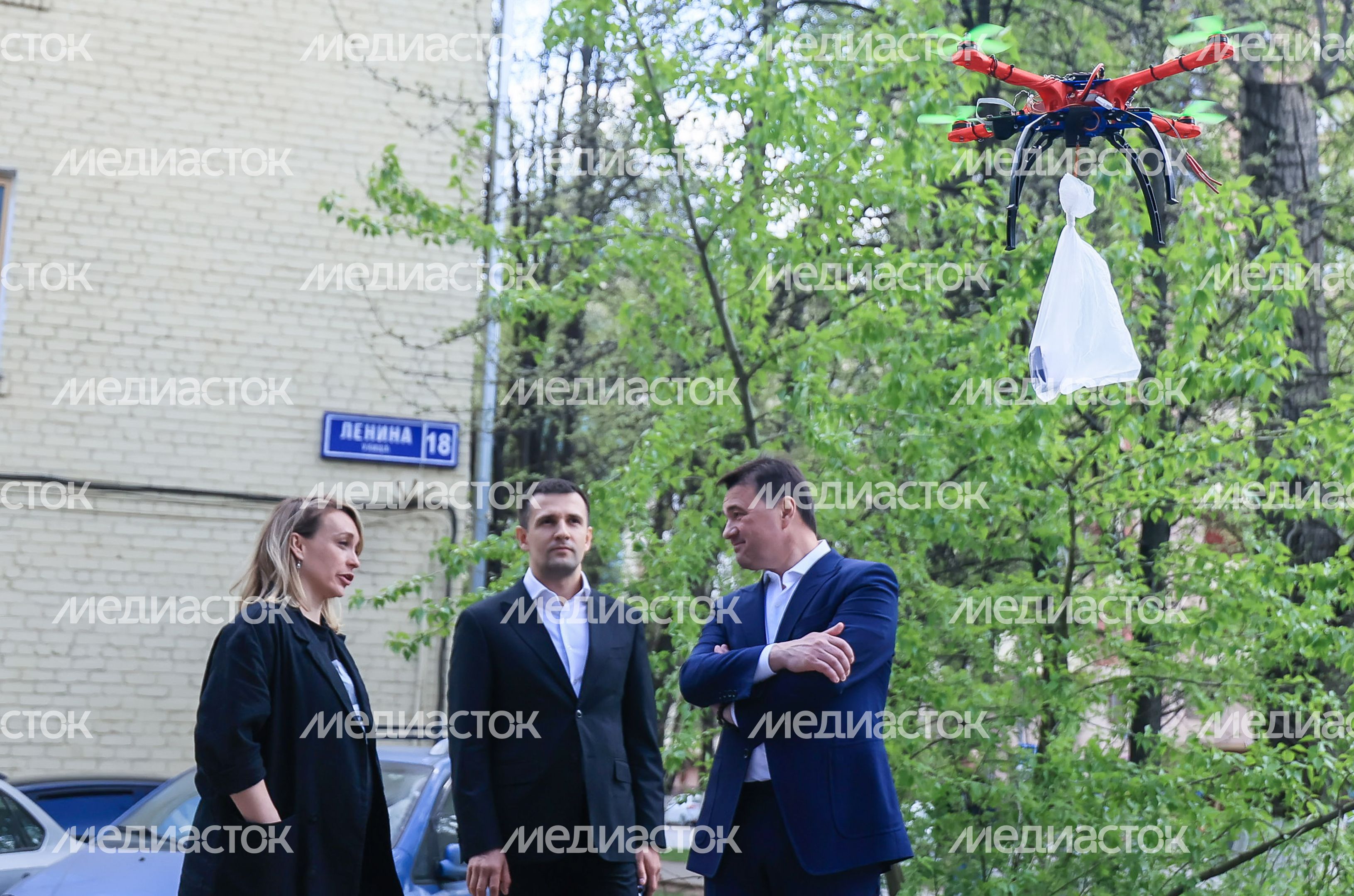 Представление учащимися «Изобретариума» своих разработок Губернатору Подмосковья