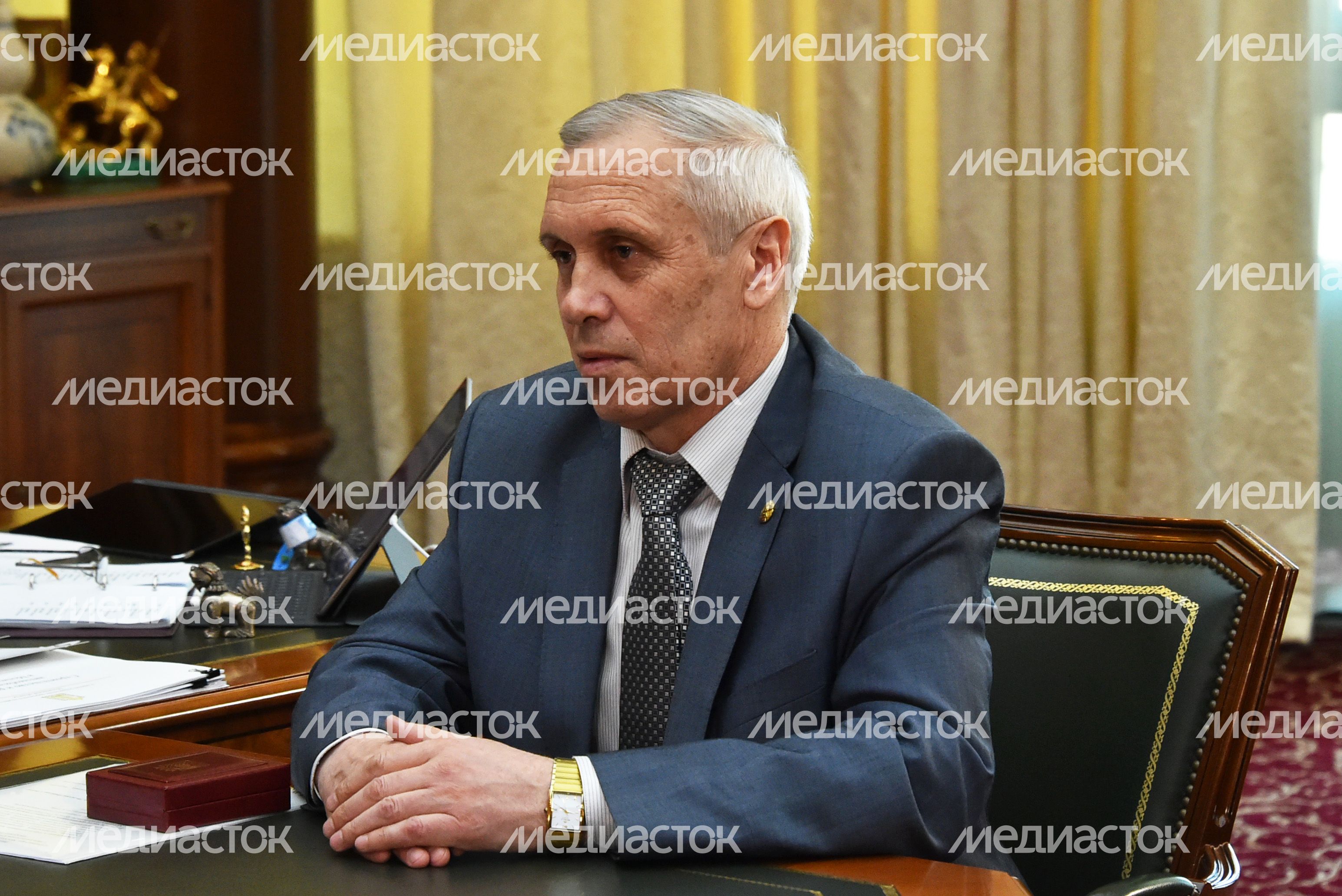 А. Воробьев встретился с председателем Совета ветеранов войны
