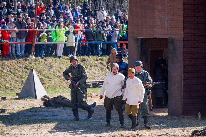 Военно-историческая реконструкция "Успех в единстве поколений" в Химках