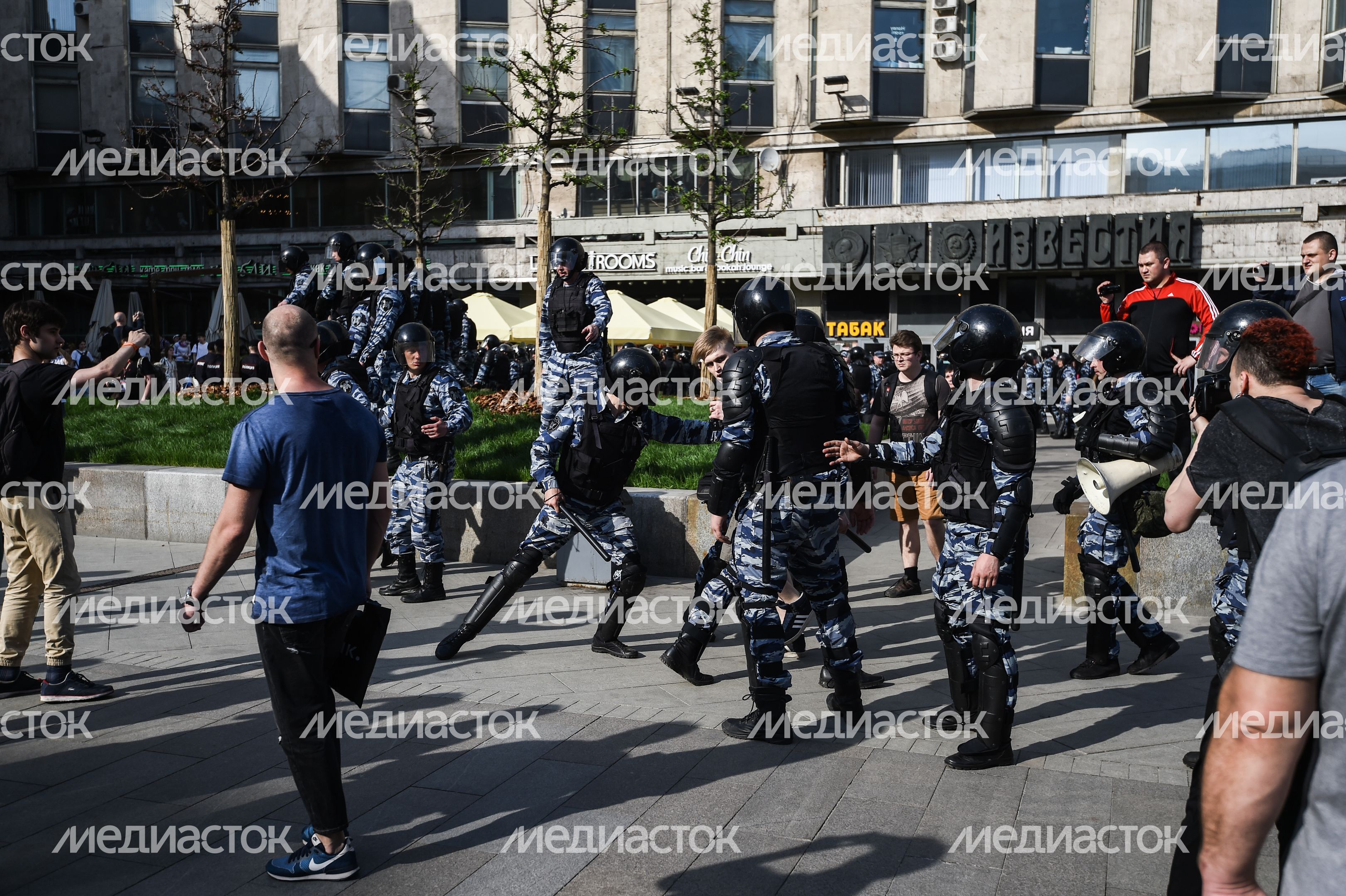 Несанкционированный митинг на Пушкинской площади Несанкционированный митинг на Пушкинской площади