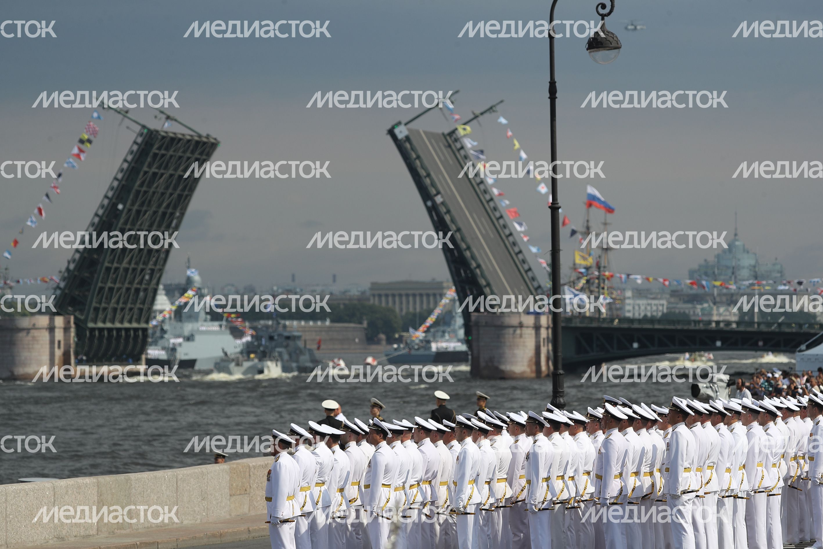 Главный парад Военно-Морского Флота в Санкт-Петербурге Главный парад Военно-Морского Флота в Санкт-Петербурге