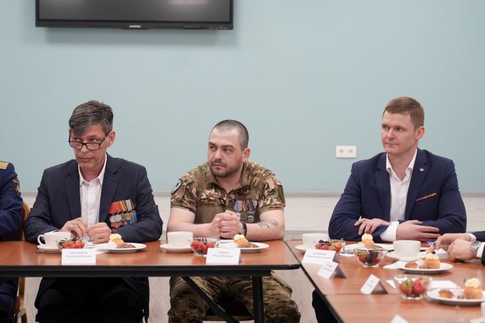 Андрей Воробьев и Игорь Щёголев встретились с финалистами программы "Герои Подмосковья"