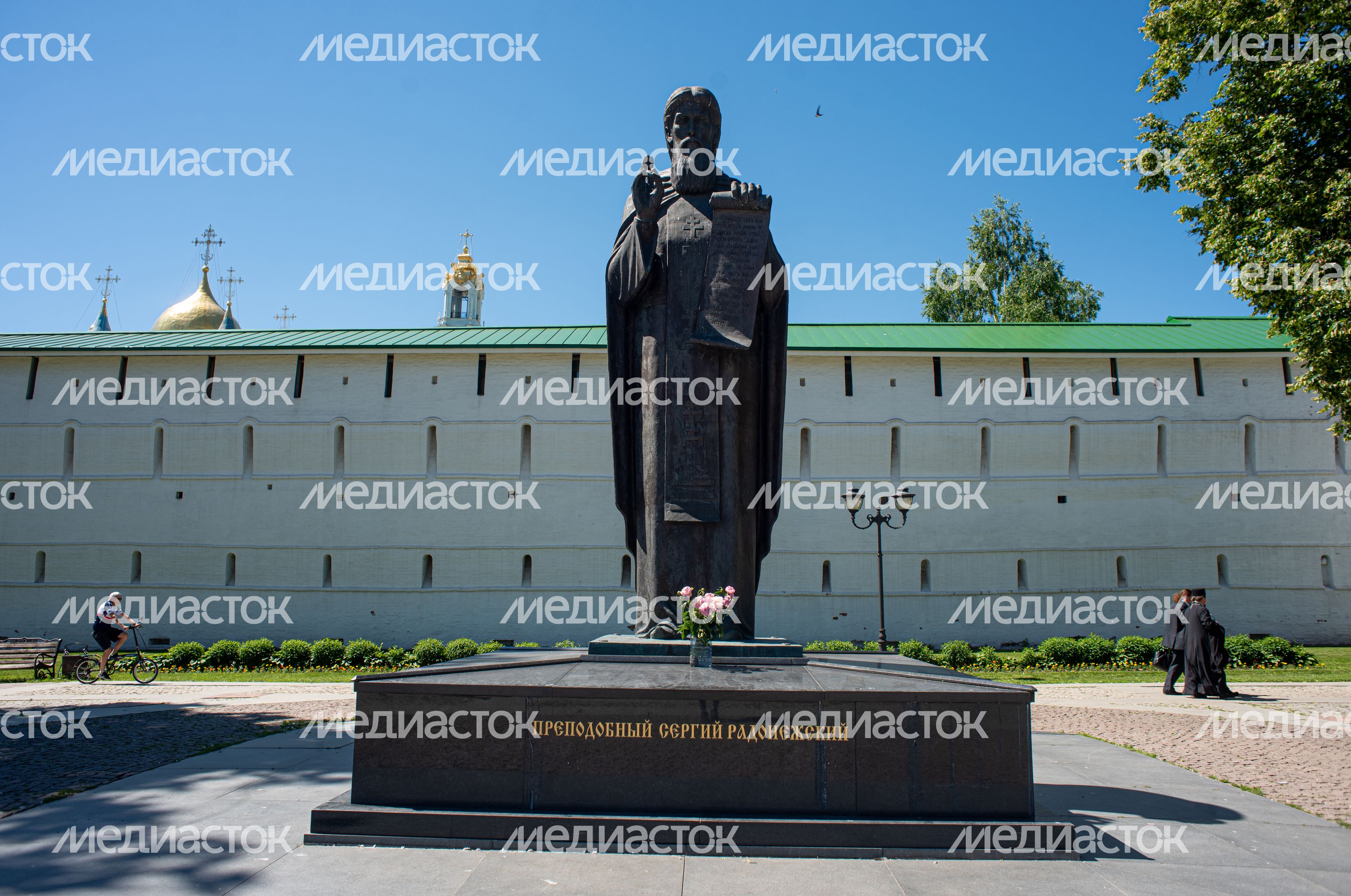 Летние виды Свято-Троицкой Сергиевой Лавры