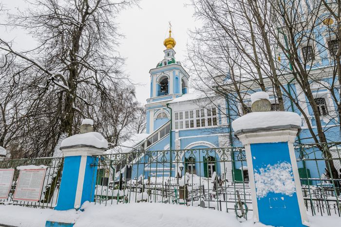 Николо-Архангельский храм в Балашихе зимой