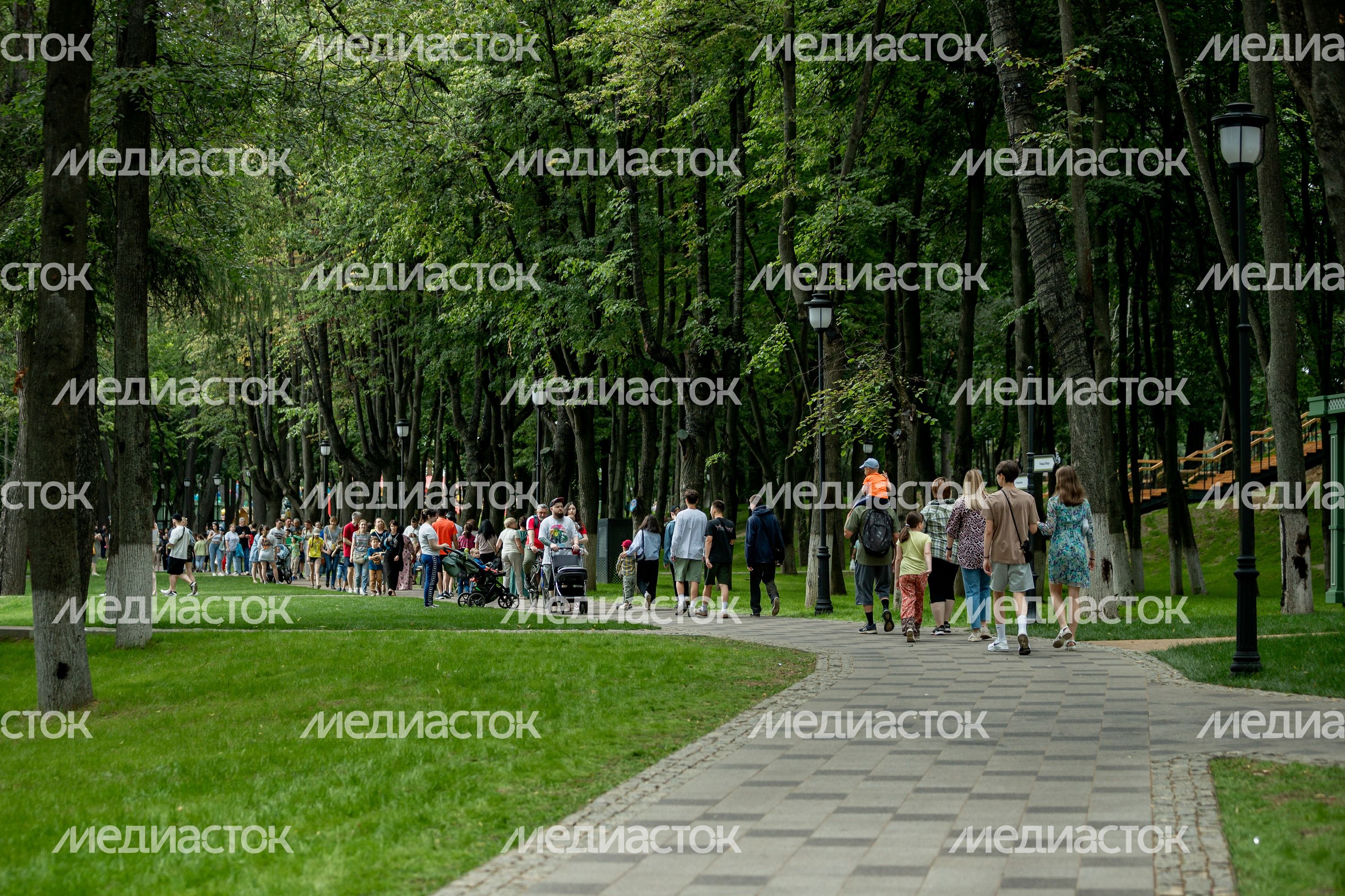 Посетители Раменского городского парка