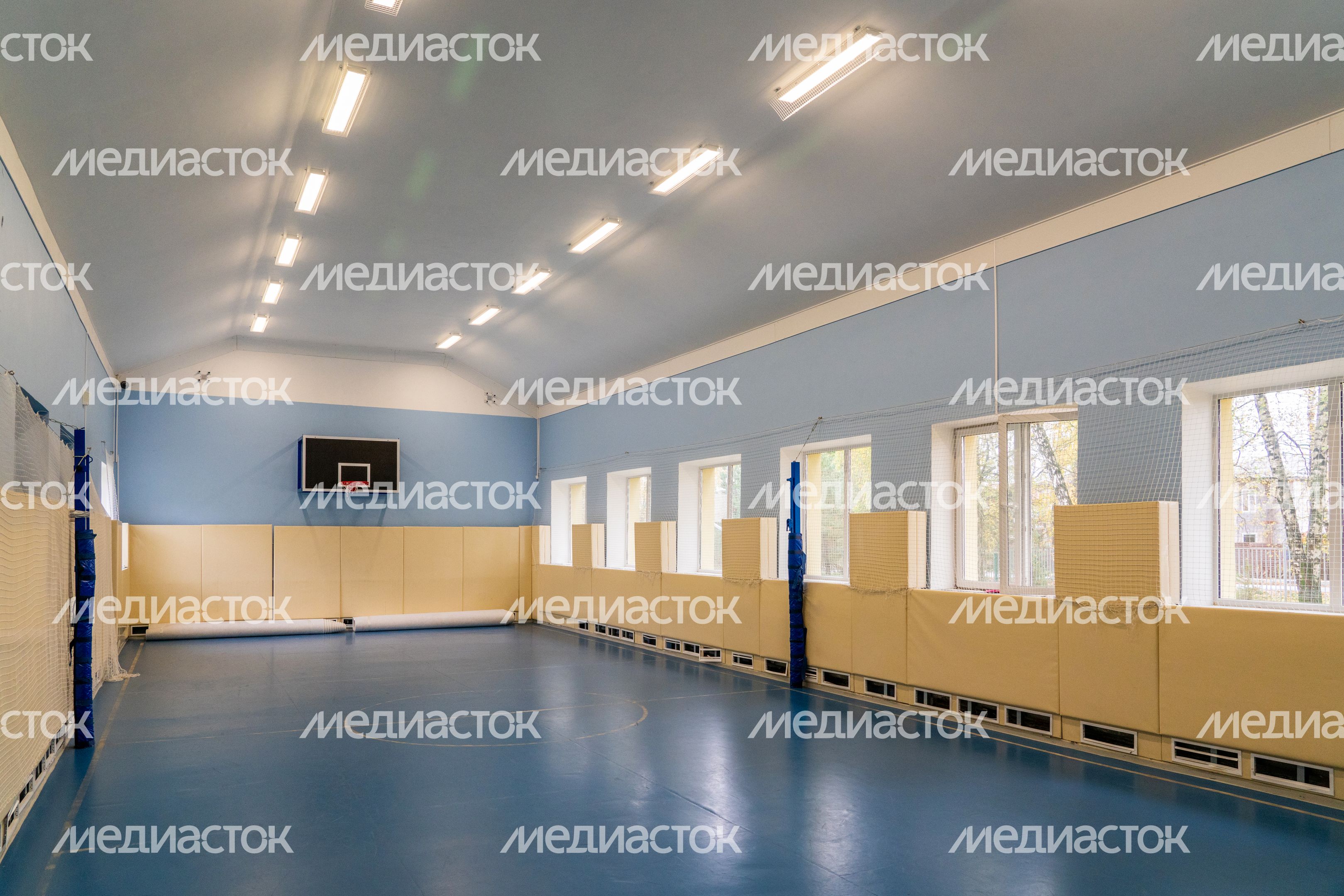 Спортзал в школе ОЦ «Созвездие» с отделением медицинской реабилитации в селе Ангелово округа Красногорск Спортзал в школе ОЦ «Созвездие» с отделением медицинской реабилитации в селе Ангелово округа Красногорск