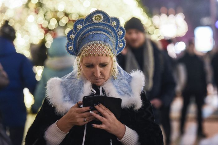 Парад Снегурочек в Москве