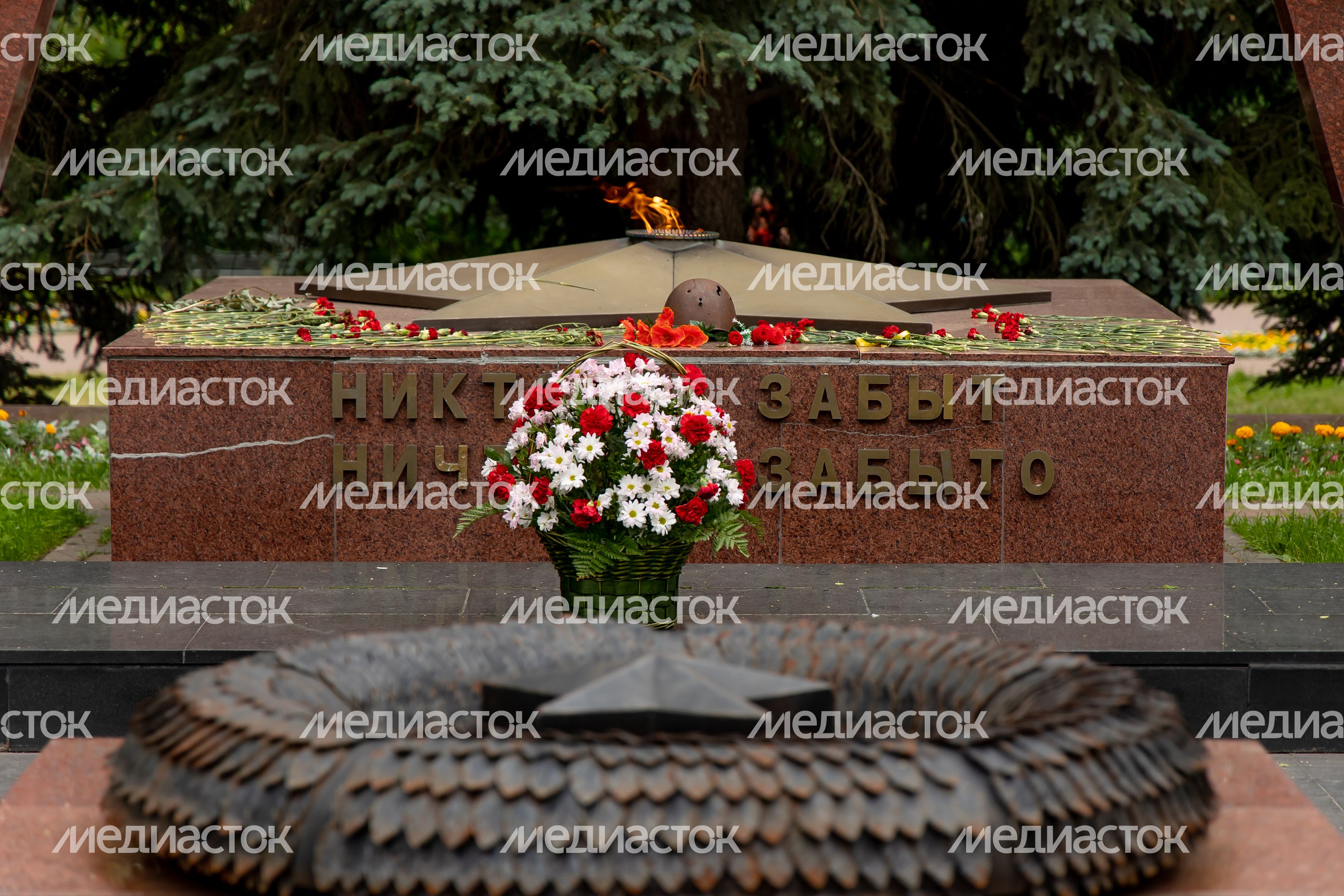 Памятник Никто не забыт, Ничто не забыто