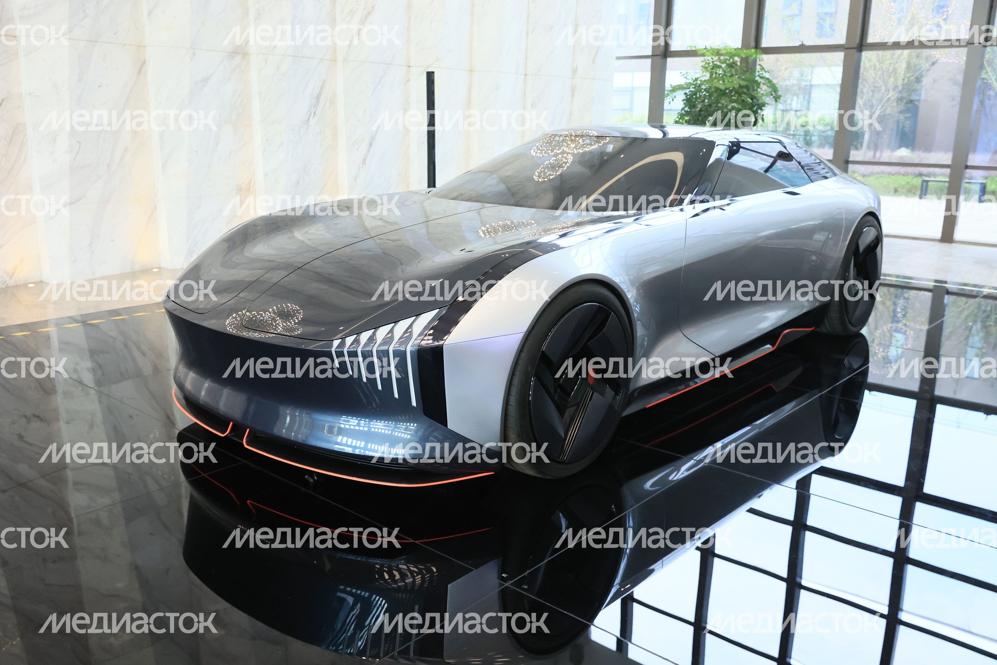Посещение автозавода Changan Automobile Group в Китае Губернатором Подмосковья