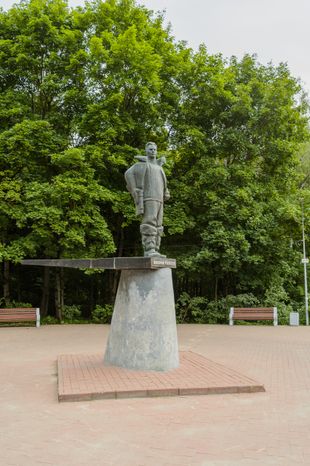 Памятник В.П. Чкалову