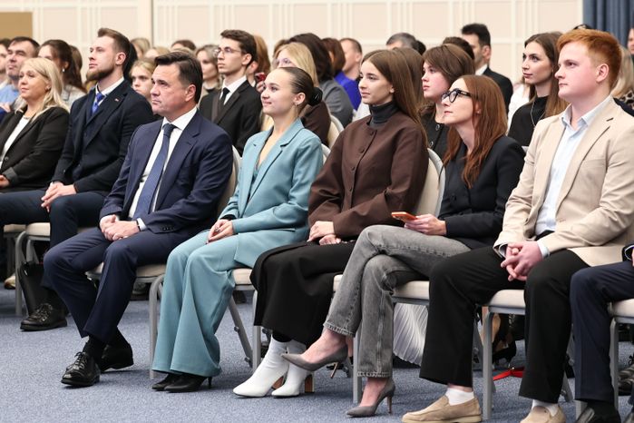Андрей Воробьев поздравил волонтёров с Днем добровольца Московской области