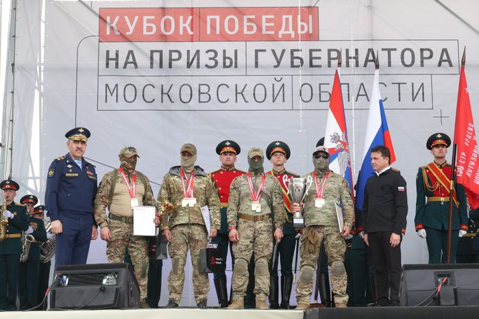 Андрей Воробьев вручил призы победителям III "Кубка Победы" по армейскому тактико-стрелковому многоборью