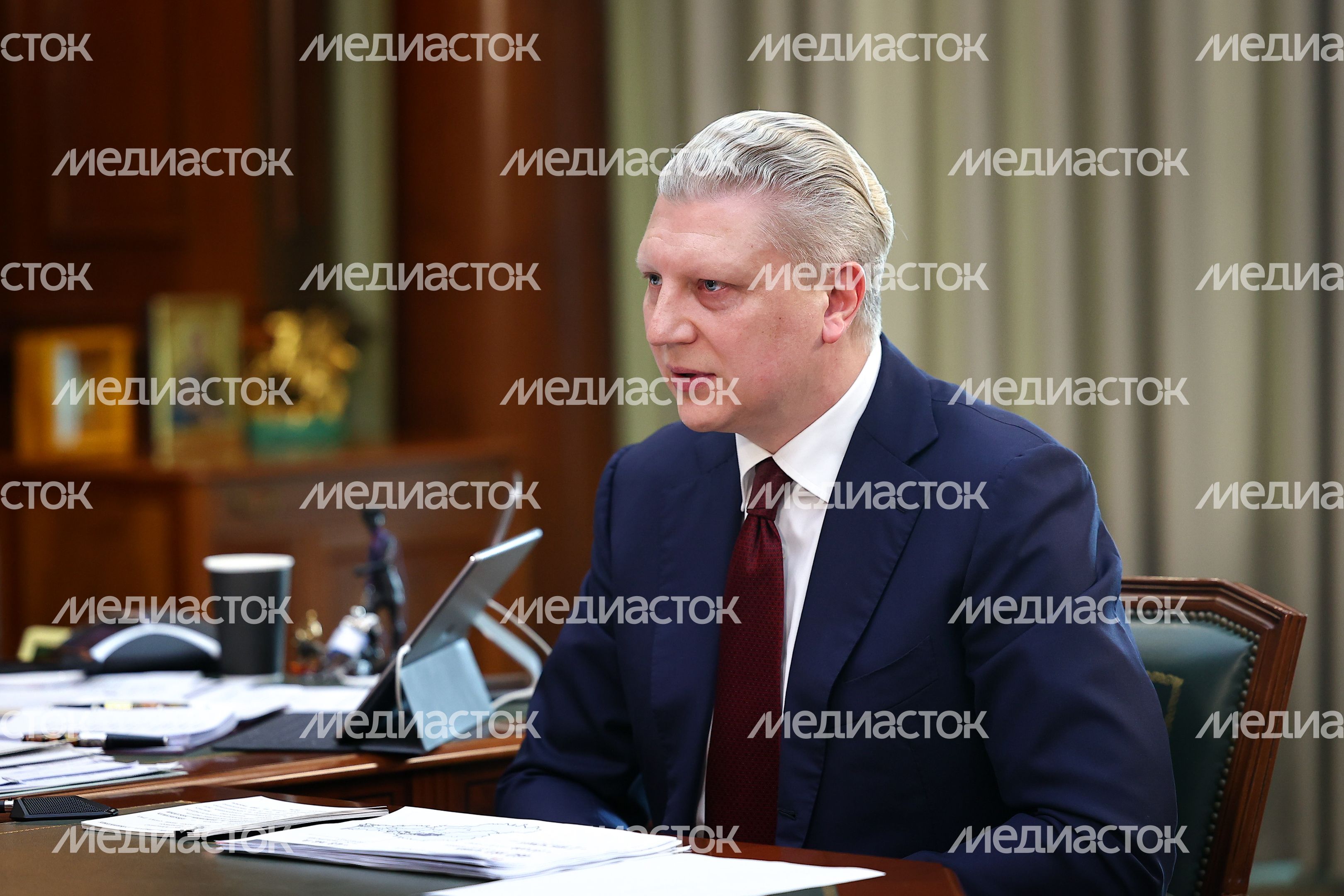 Губернатор провел рабочую встречу с главой Одинцовского округа Губернатор провел рабочую встречу с главой Одинцовского округа