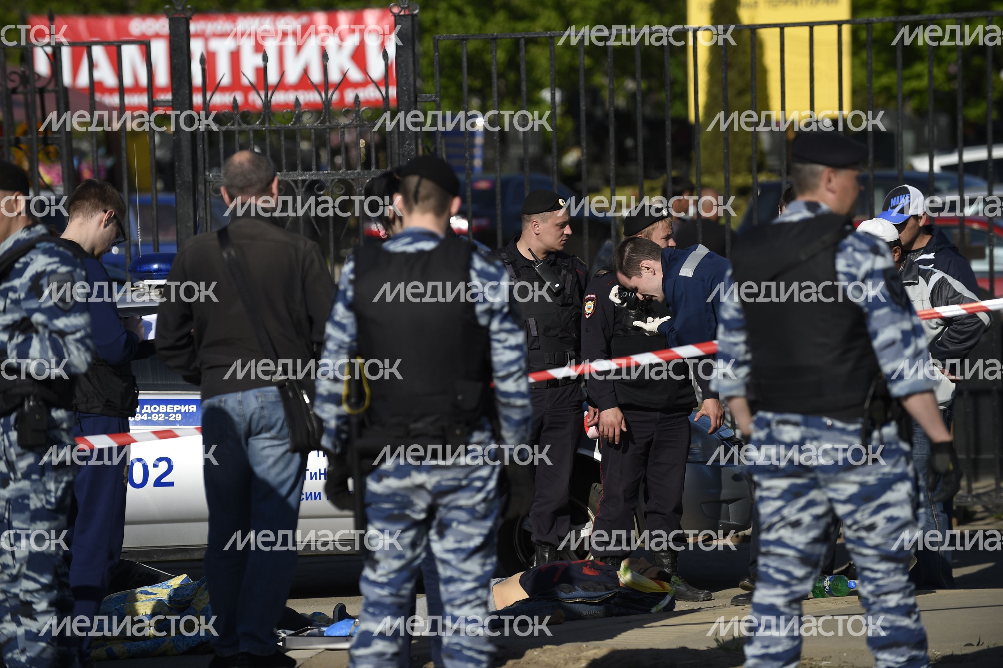 Задержание участников массовой драки на Хаванском кладбище в Москве Задержание участников массовой драки на Хаванском кладбище в Москве