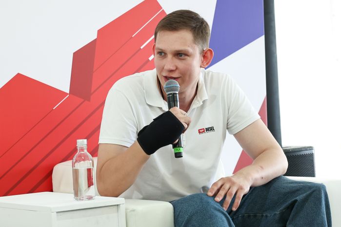 Панельная дискуссия с волонтерами-героями, устранявшими последствия чрезвычайных ситуаций