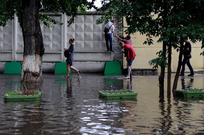 Сильный ливень прошел в Москве