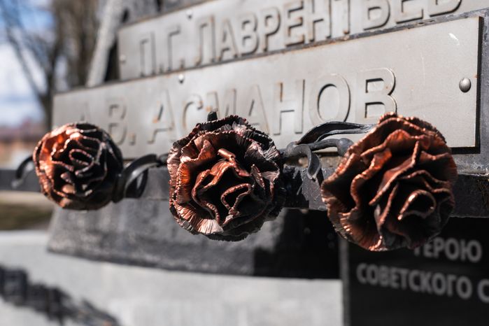 Обелиск Герою Советского Союза Александру Владимировичу Асманову в посёлке Светлые Горы г.о. Красногорск