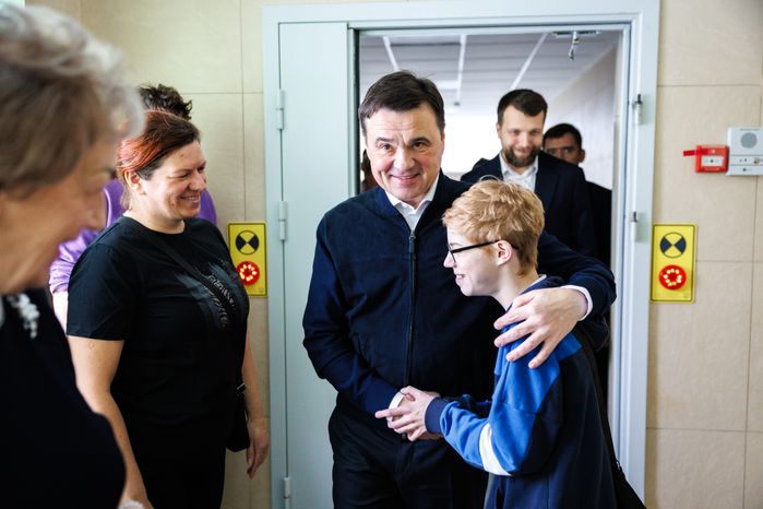 Андрей Воробьев посетил детское отделение Семейного центра им. А.И. Мещерякова