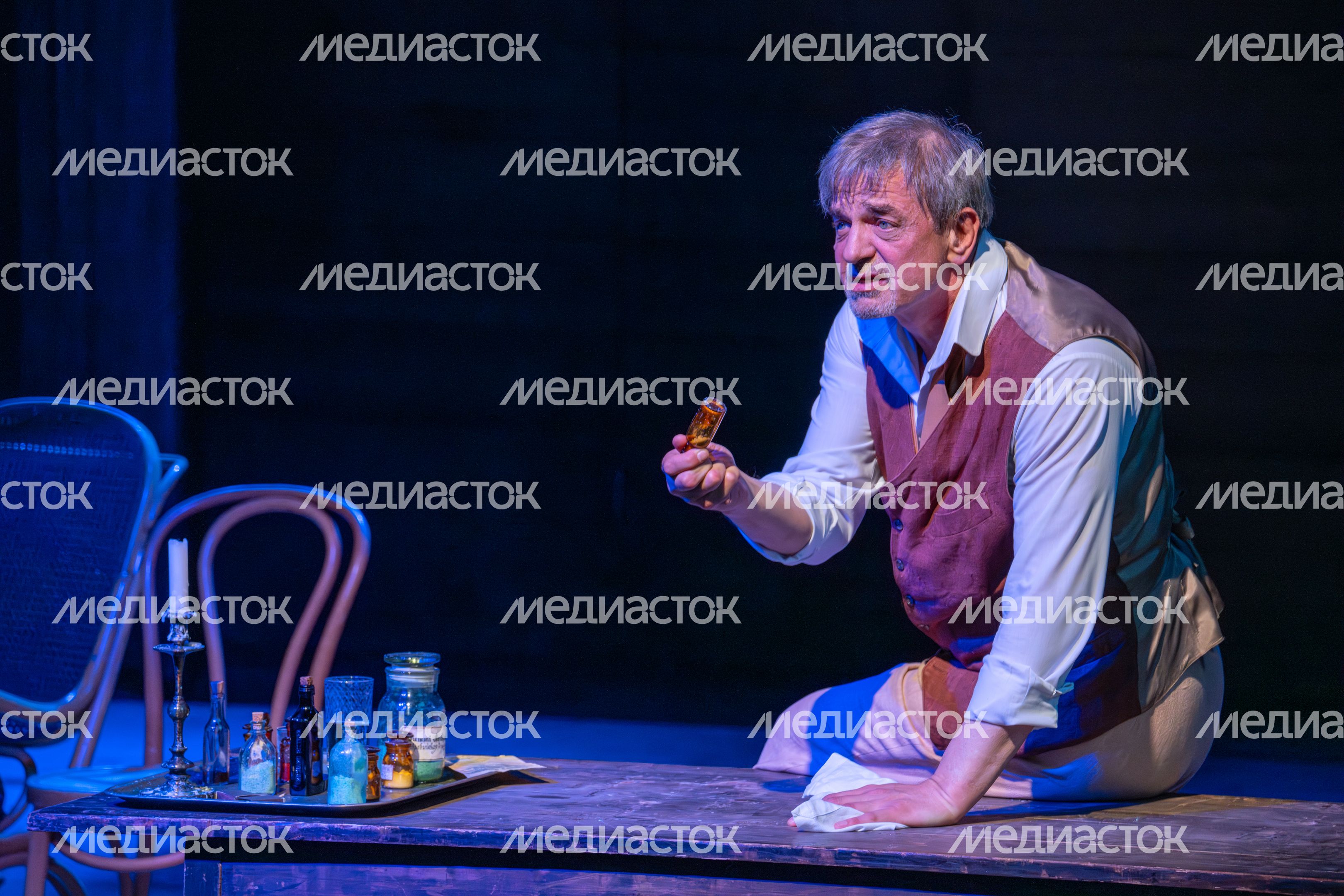 Актер Сергей Курдышев в спектакле «Дядя Ваня» Театра Европы на театральном фестивале «Мелиховская весна» Актер Сергей Курдышев в спектакле «Дядя Ваня» Театра Европы на театральном фестивале «Мелиховская весна»