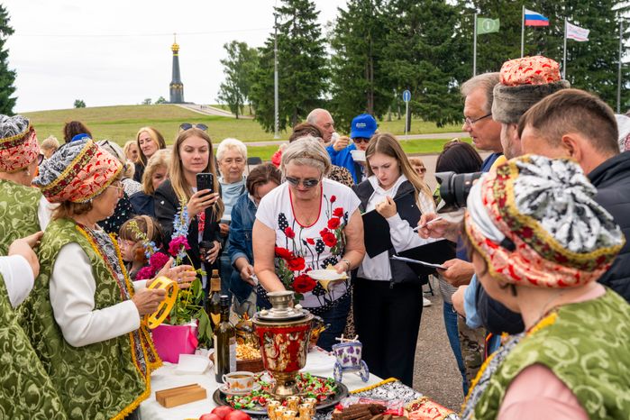 Гастрономический фестиваль «Каша из топора на полях Бородина» на Бородинском поле Можайского округа