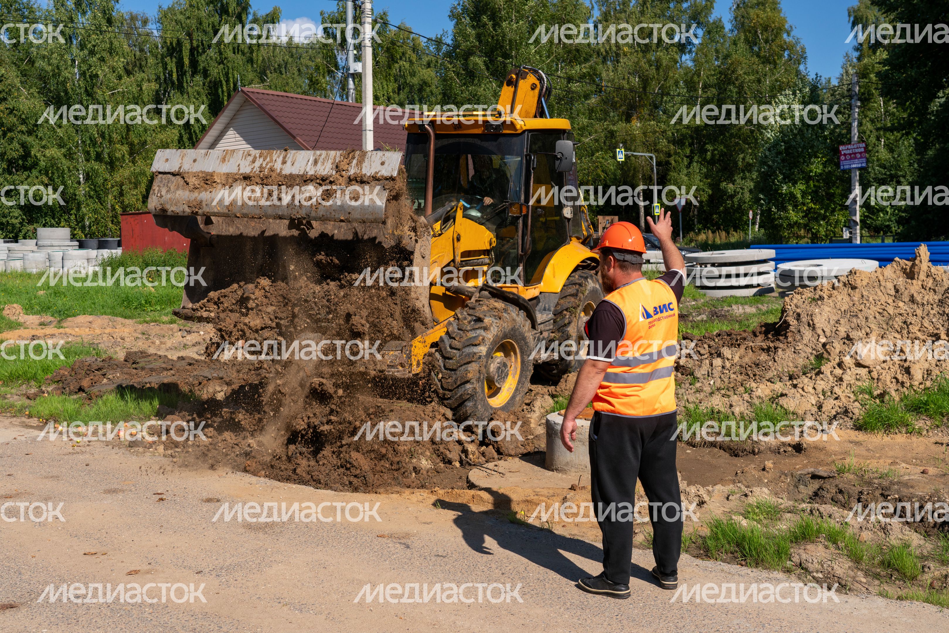 Ремонт трубопровода холодного водоснабжения в поселке Бородинское Поле Можайского округа