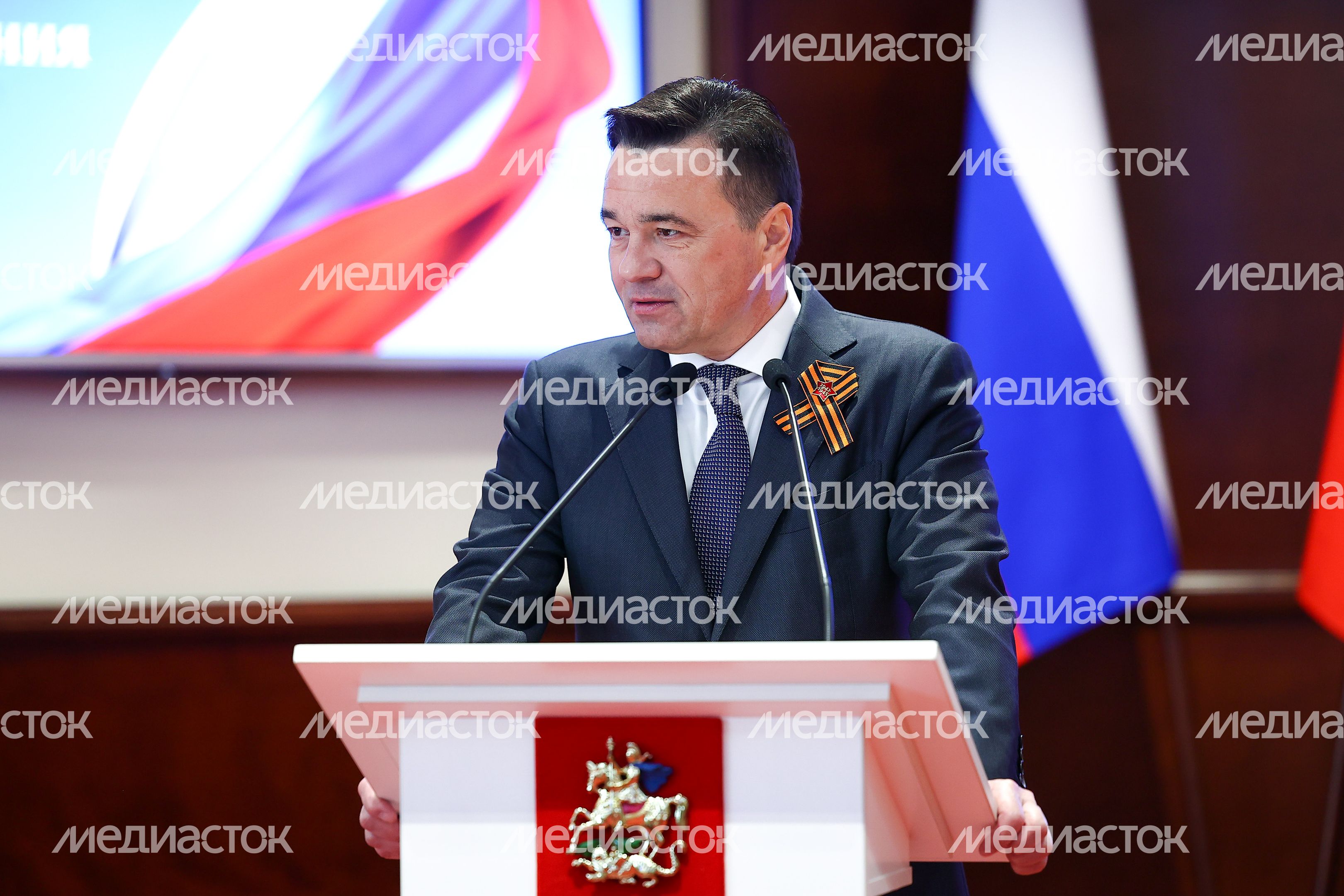 Губернатор вручил государственные награды добровольцам отряда БАРС