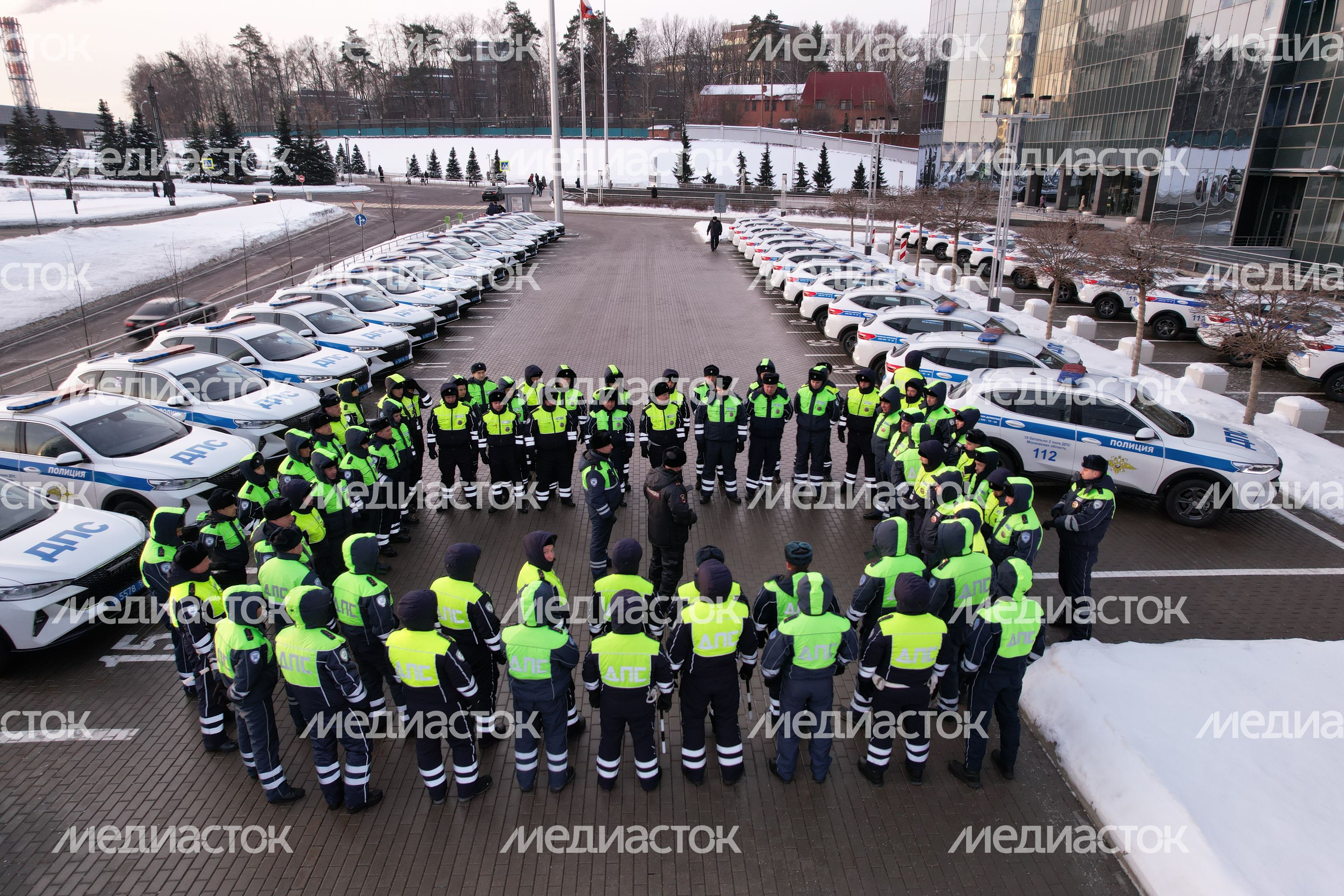 Подмосковным подразделениям ДПС переданы 130 новых патрульных машин Подмосковным подразделениям ДПС переданы 130 новых патрульных машин