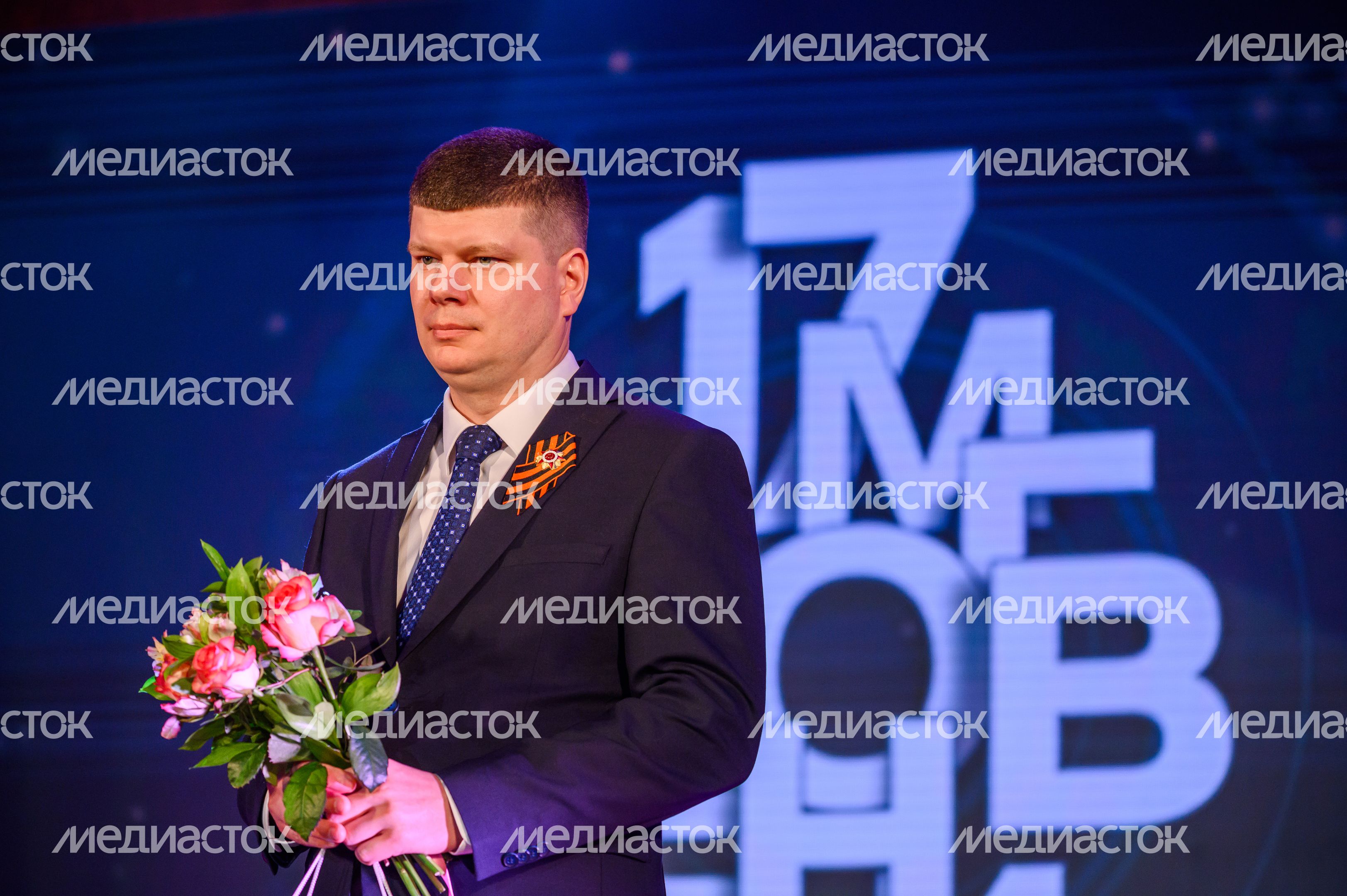 Церемония закрытия кинофестиваля "17 мгновений" в Павловском Посаде Церемония закрытия кинофестиваля "17 мгновений" в Павловском Посаде