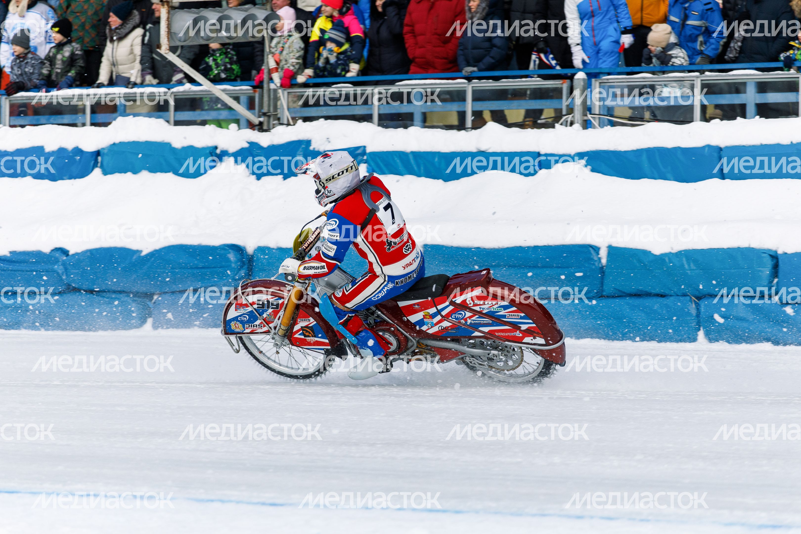 VI этап личного чемпионата России по гонкам на льду в Красногорске