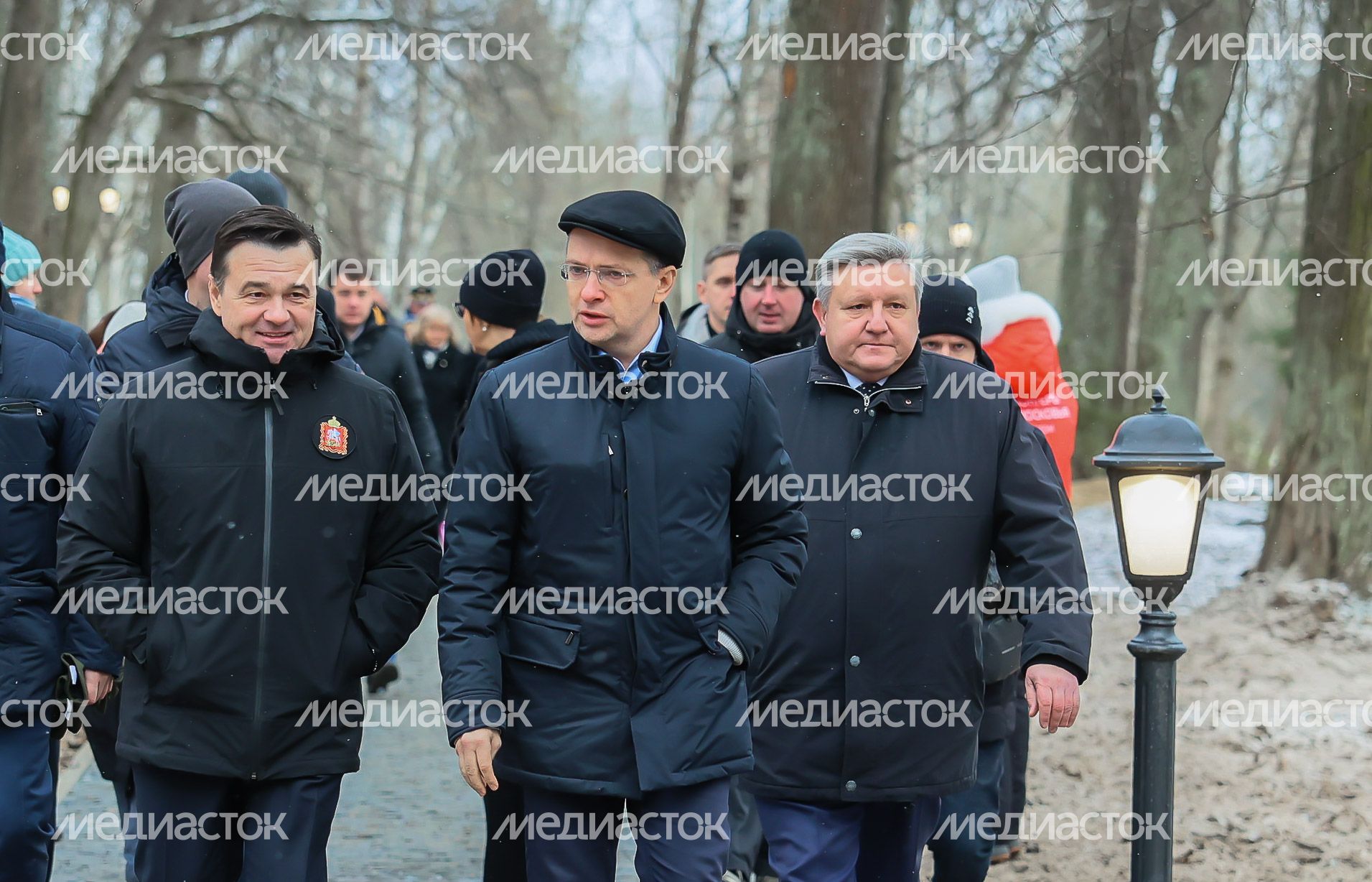 Андрей Воробьев, Владимир Мединский и Николай Овсиенко на открытии памятника Татищеву