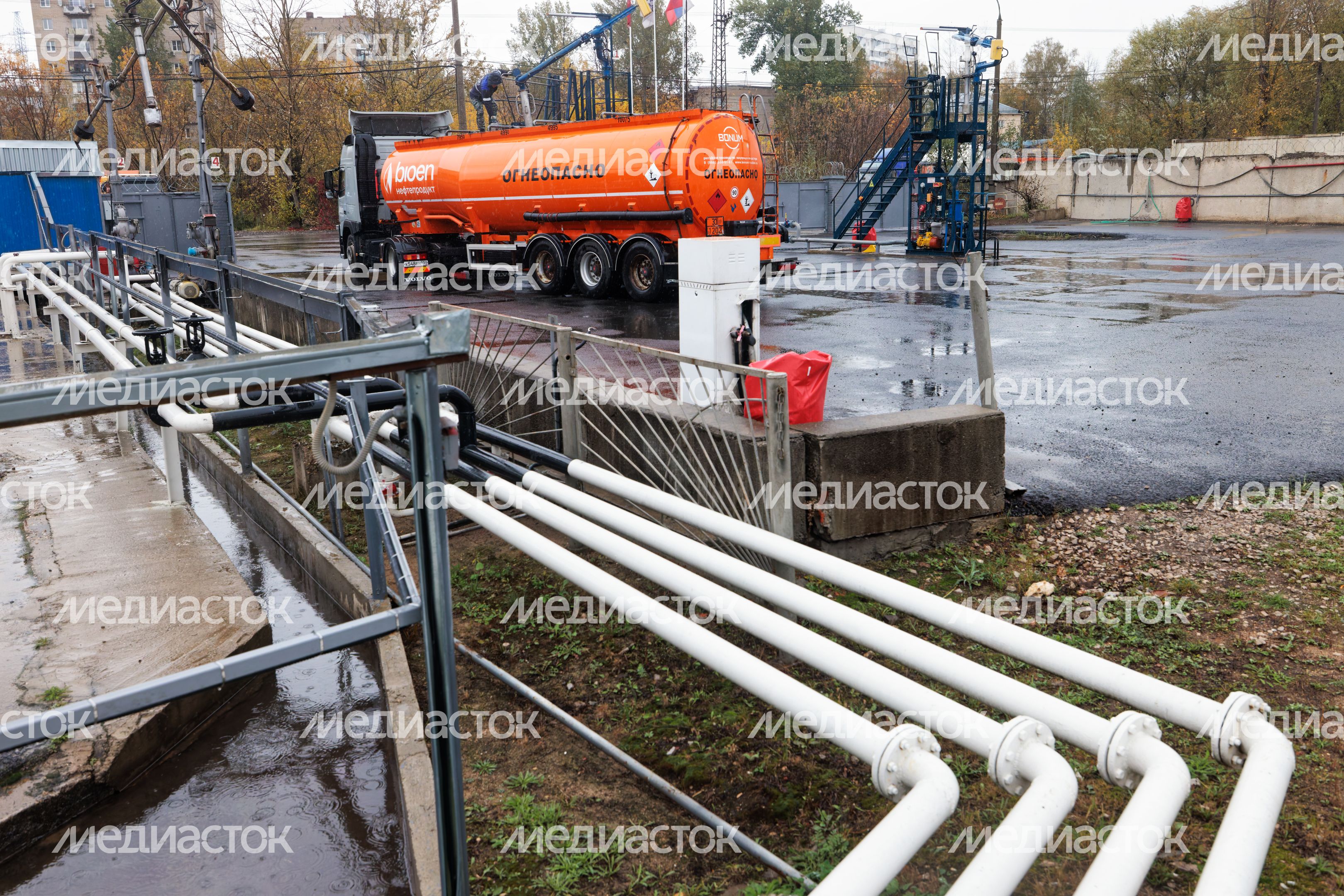 Терминал по перевалке и хранению светлых нефтепродуктов в Красногорске Терминал по перевалке и хранению светлых нефтепродуктов в Красногорске