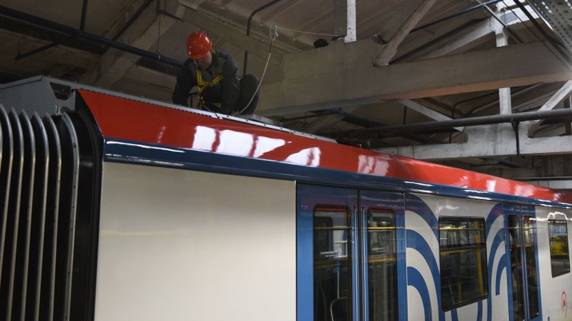 Кварцевание и обеззараживание вагонов метро в Москве