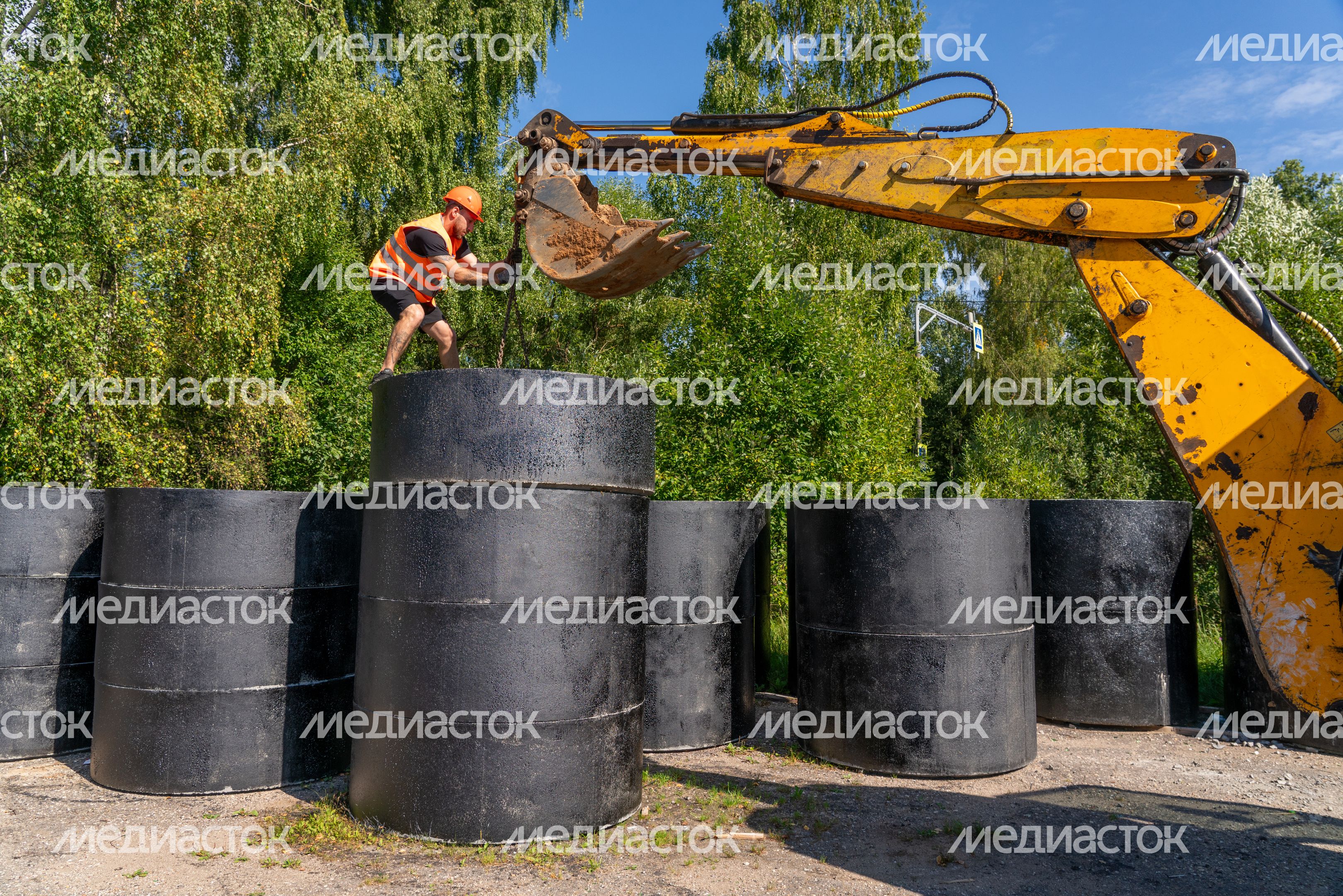 Ремонт трубопровода холодного водоснабжения в поселке Бородинское Поле Можайского округа