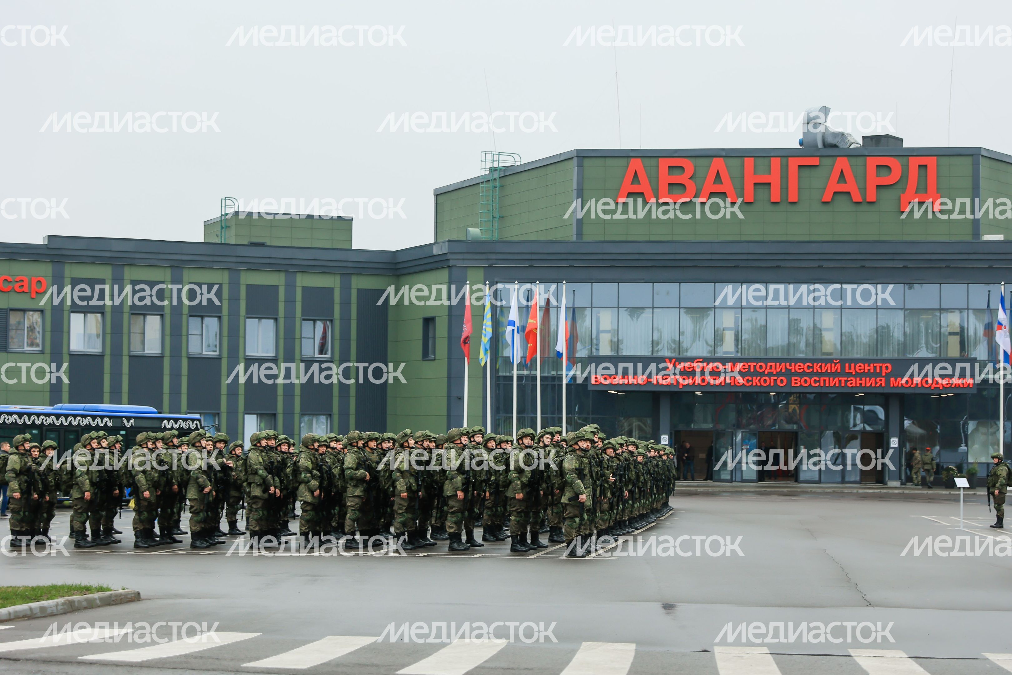Проверка губернатором Подмосковья условий размещения мобилизованных в парке «Патриот»
