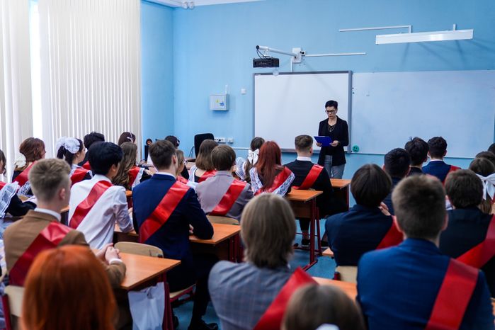 Губернатор поздравил выпускников  реутовской СОШ №10 с последним звонком