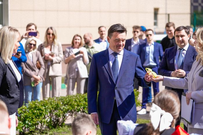 Губернатор поздравил выпускников реутовской СОШ №10 с последним звонком