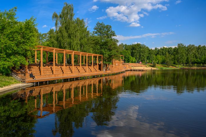 Суворовские пруды в Лосино-Петровском стали комфортной зона для отдыха у воды