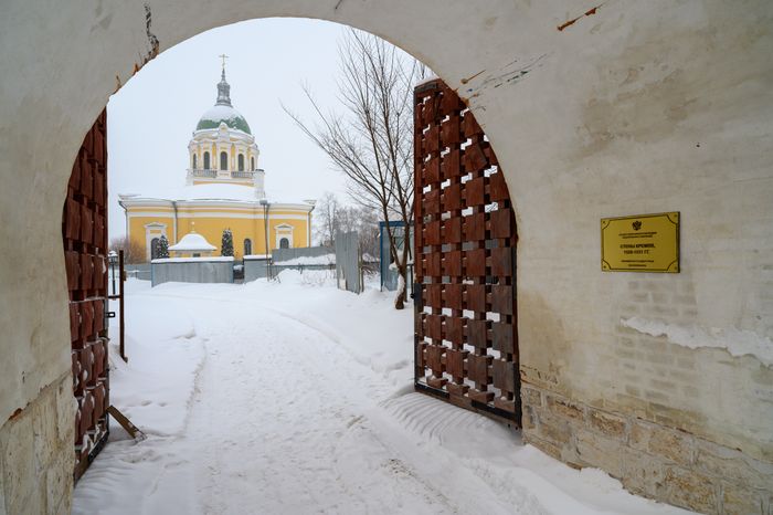 Иоанно-Предтеченский собор на территории Зарайского кремля