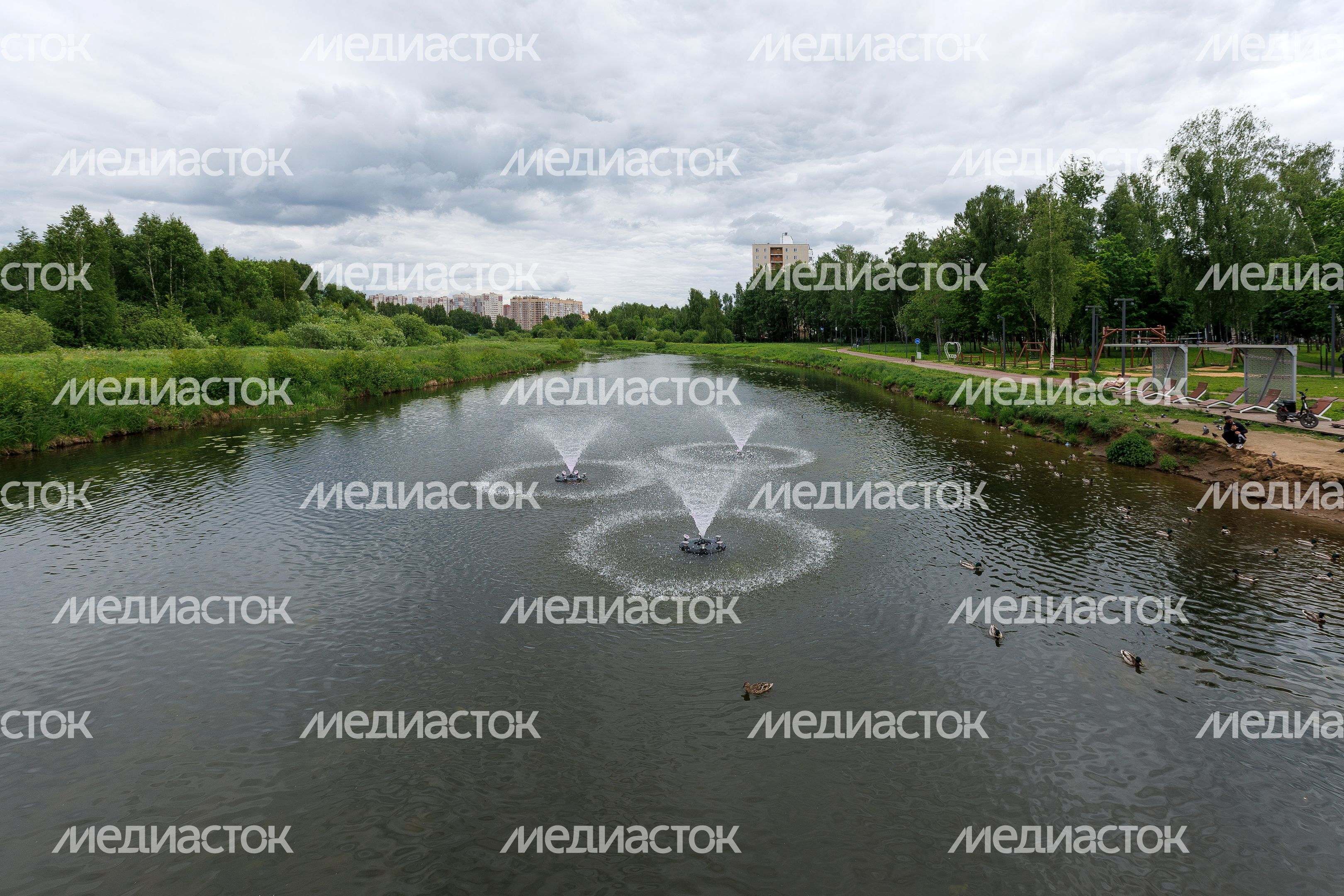 Фонтан на реке Уча в парке культуры и отдыха города Ивантеевка Пушкинского округа Фонтан на реке Уча в парке культуры и отдыха города Ивантеевка Пушкинского округа