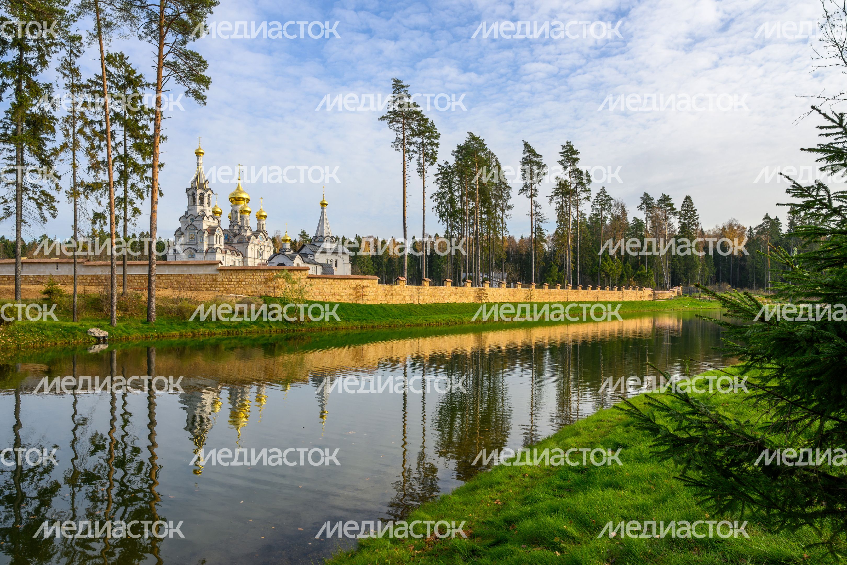 Храм Покрова Пресвятой Богородицы в поселке Туристический Пансионат округа Мытищи Храм Покрова Пресвятой Богородицы в поселке Туристический Пансионат округа Мытищи