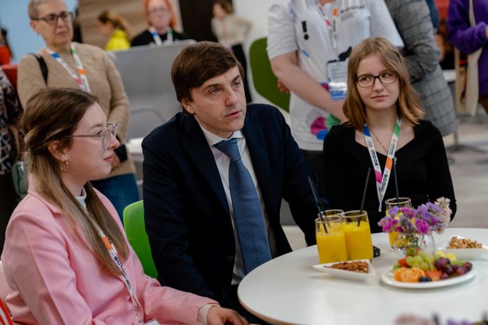 Посещение Губернатором Подмосковья и Министром просвещения РФ гимназии им. Е.М. Примакова в Одинцовском округе