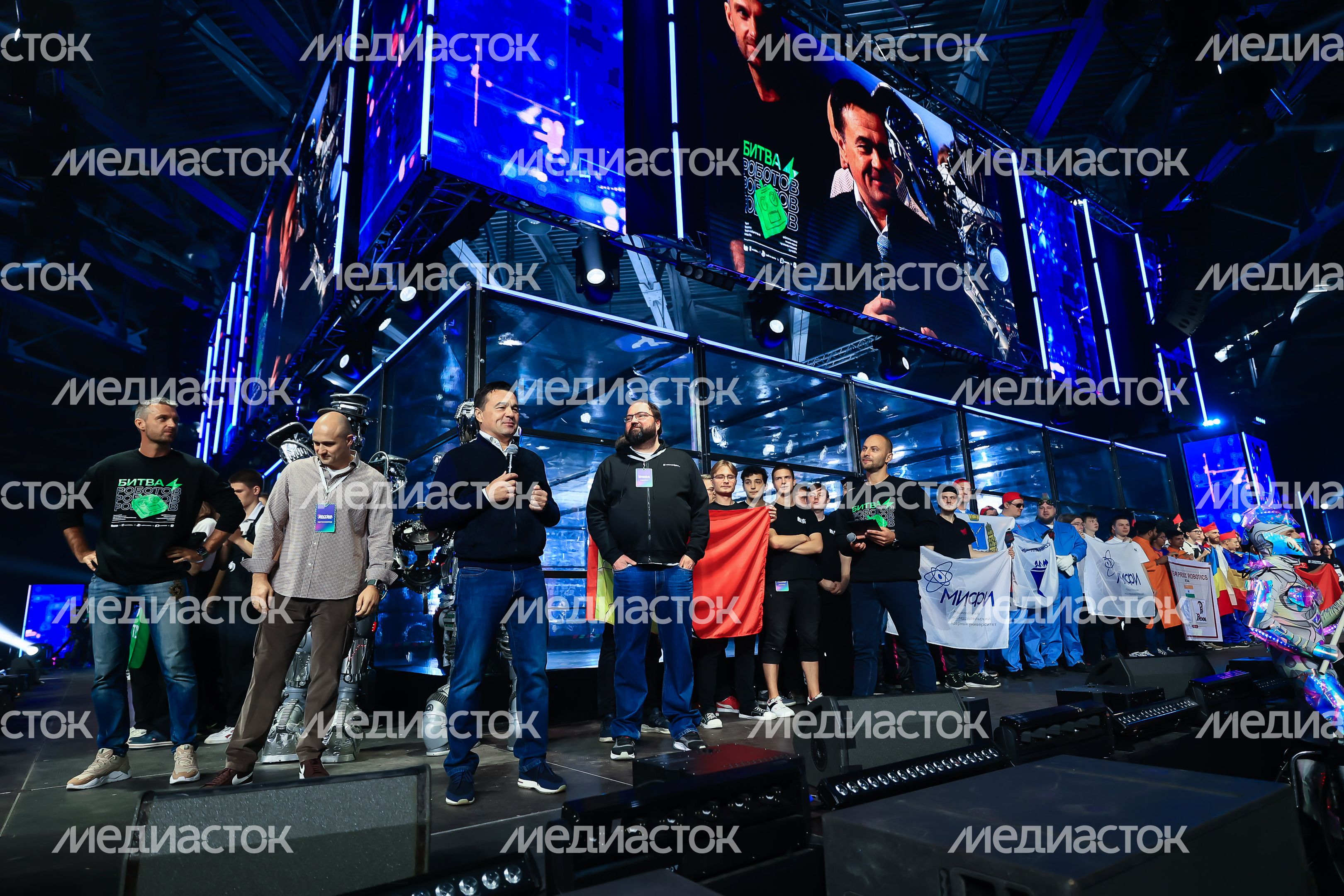 Посещение Губернатором Подмосковья Международного чемпионата «Битва роботов»