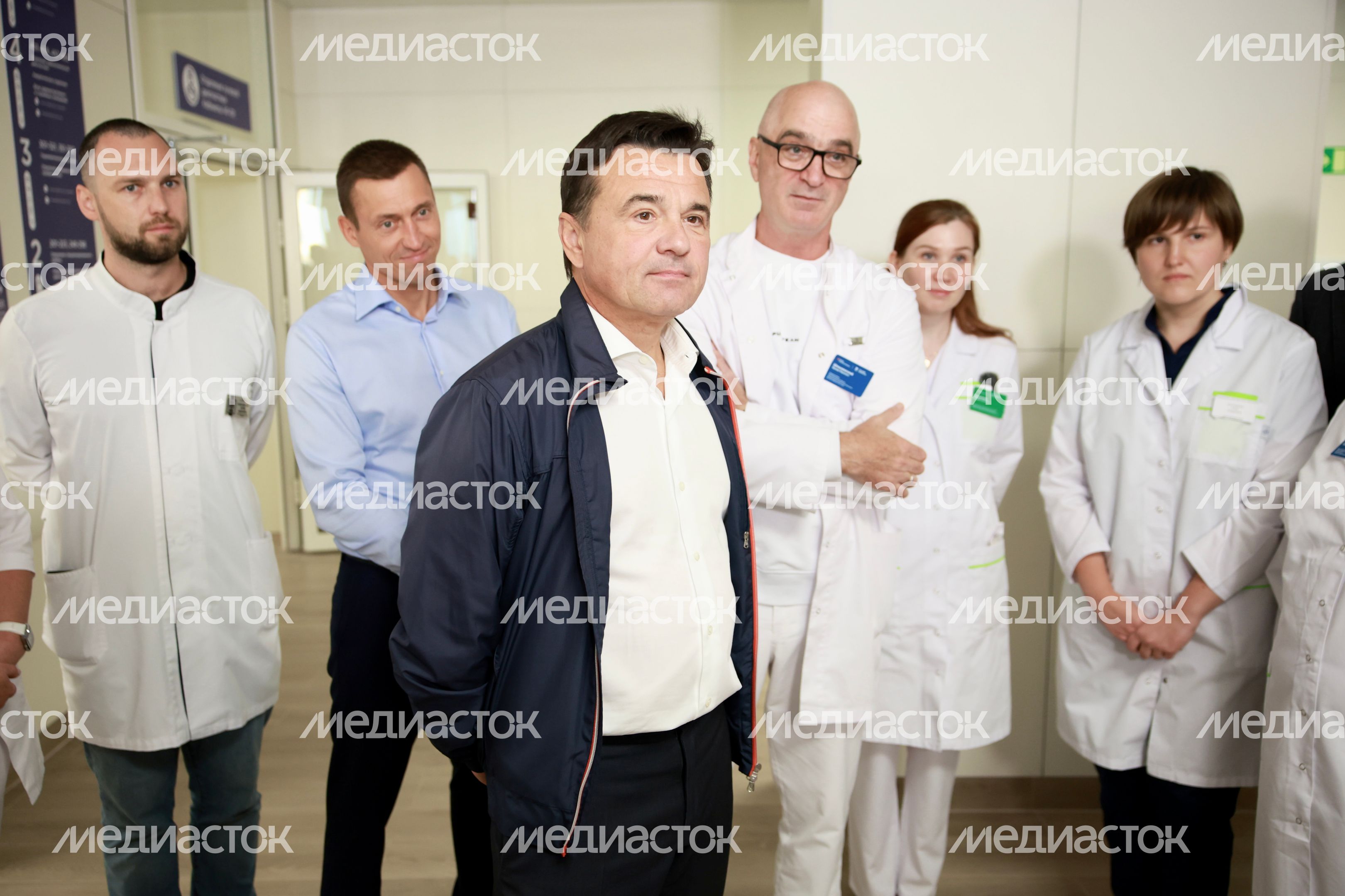 Андрей Воробьев пообщался с медицинским персоналом и пациентами новой комплексной поликлиники в Королёве Андрей Воробьев пообщался с медицинским персоналом и пациентами новой комплексной поликлиники в Королёве