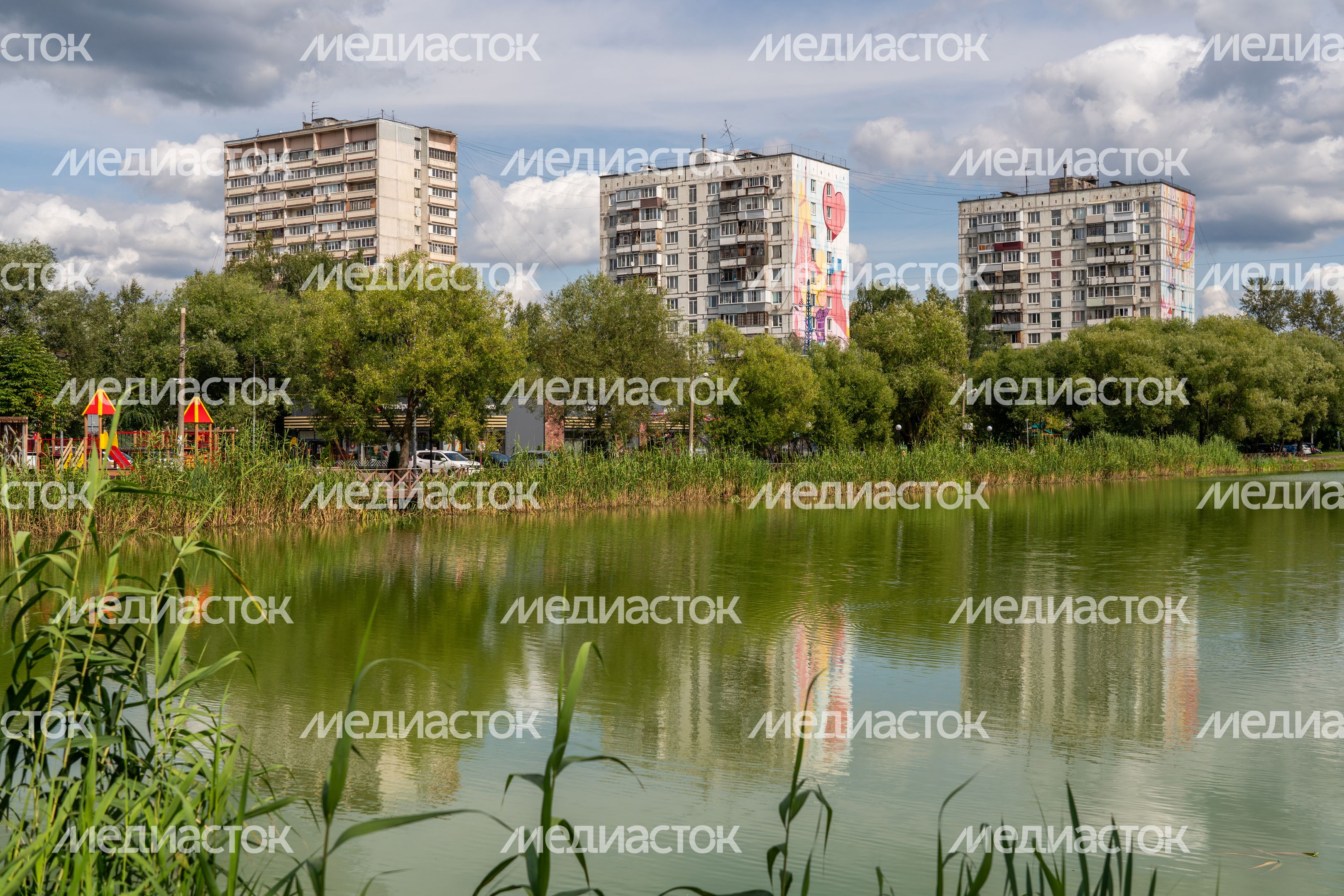 Городской пруд на улице 40 лет Октября в Лобне