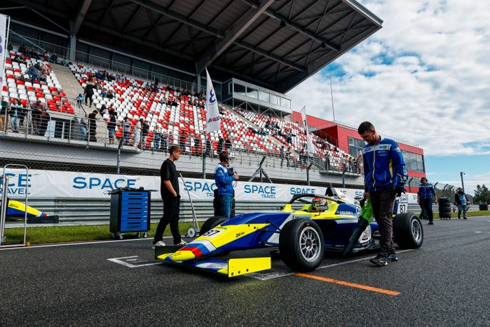VI этап российской серии кольцевых гонок на автодроме Moscow Raceway