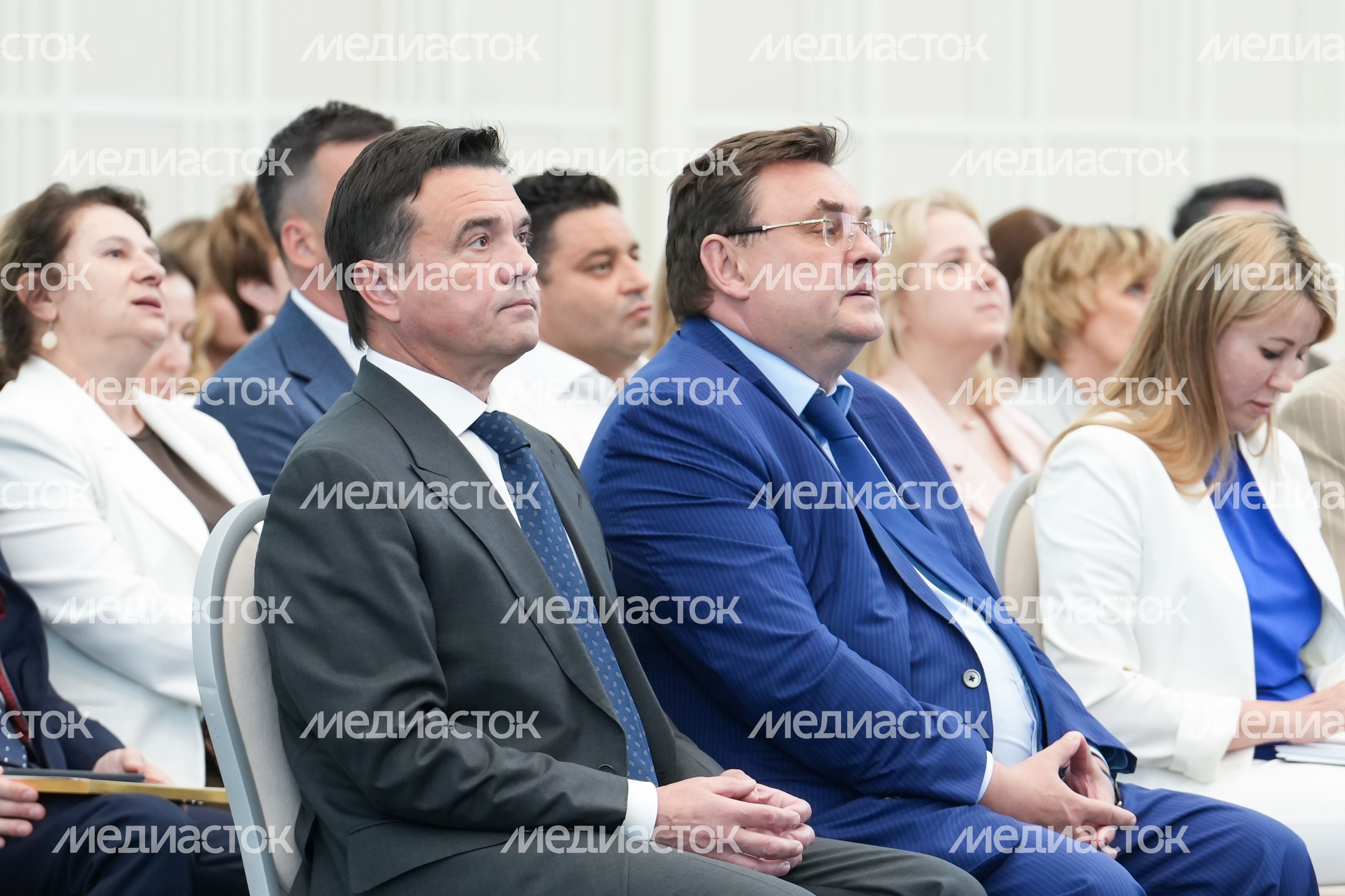 Соцработников Подмосковья поздравили с профессиональным праздником Соцработников Подмосковья поздравили с профессиональным праздником