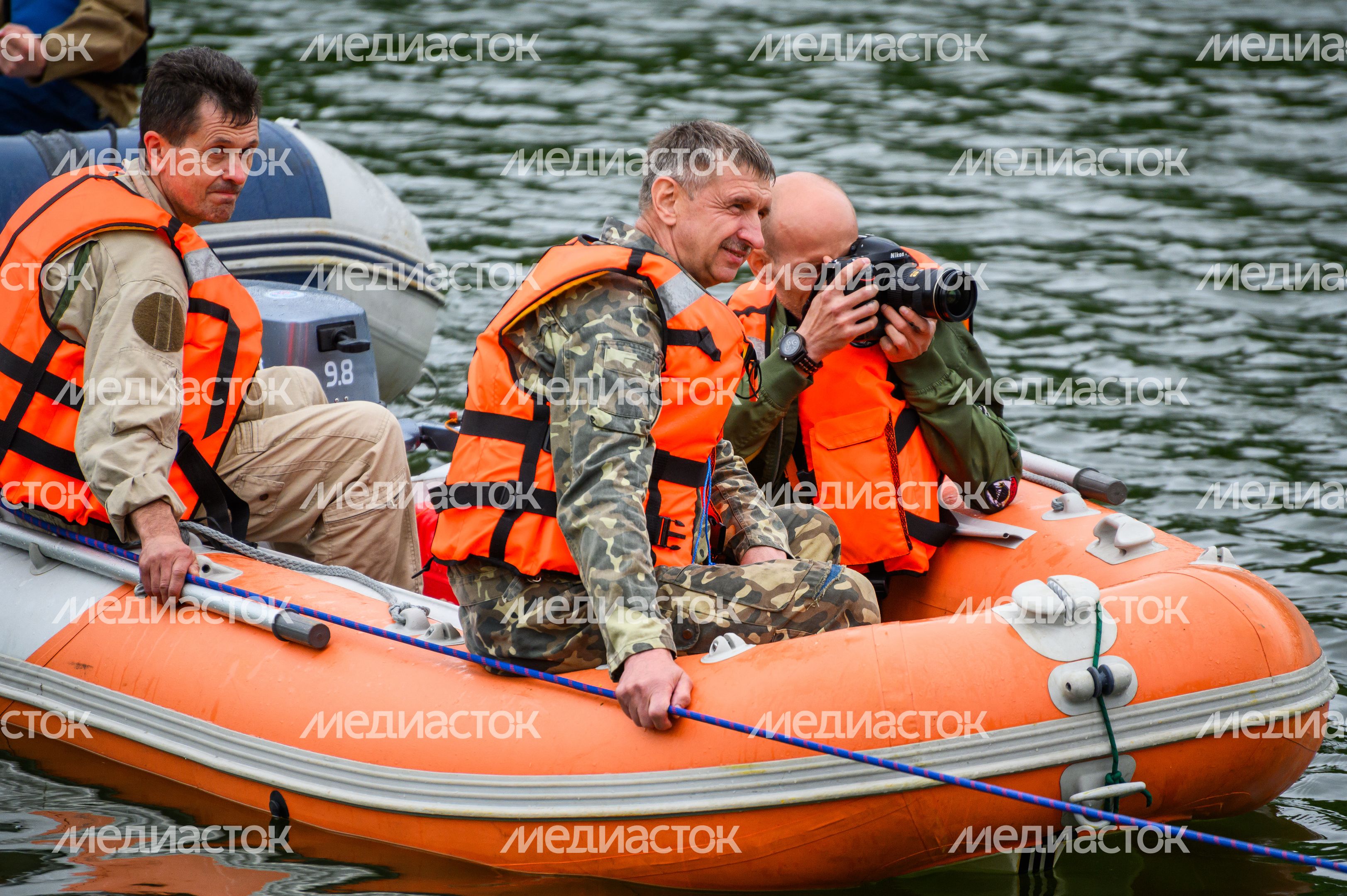 Тренировка космонавтов по действиям после посадки на воду в Ногинске