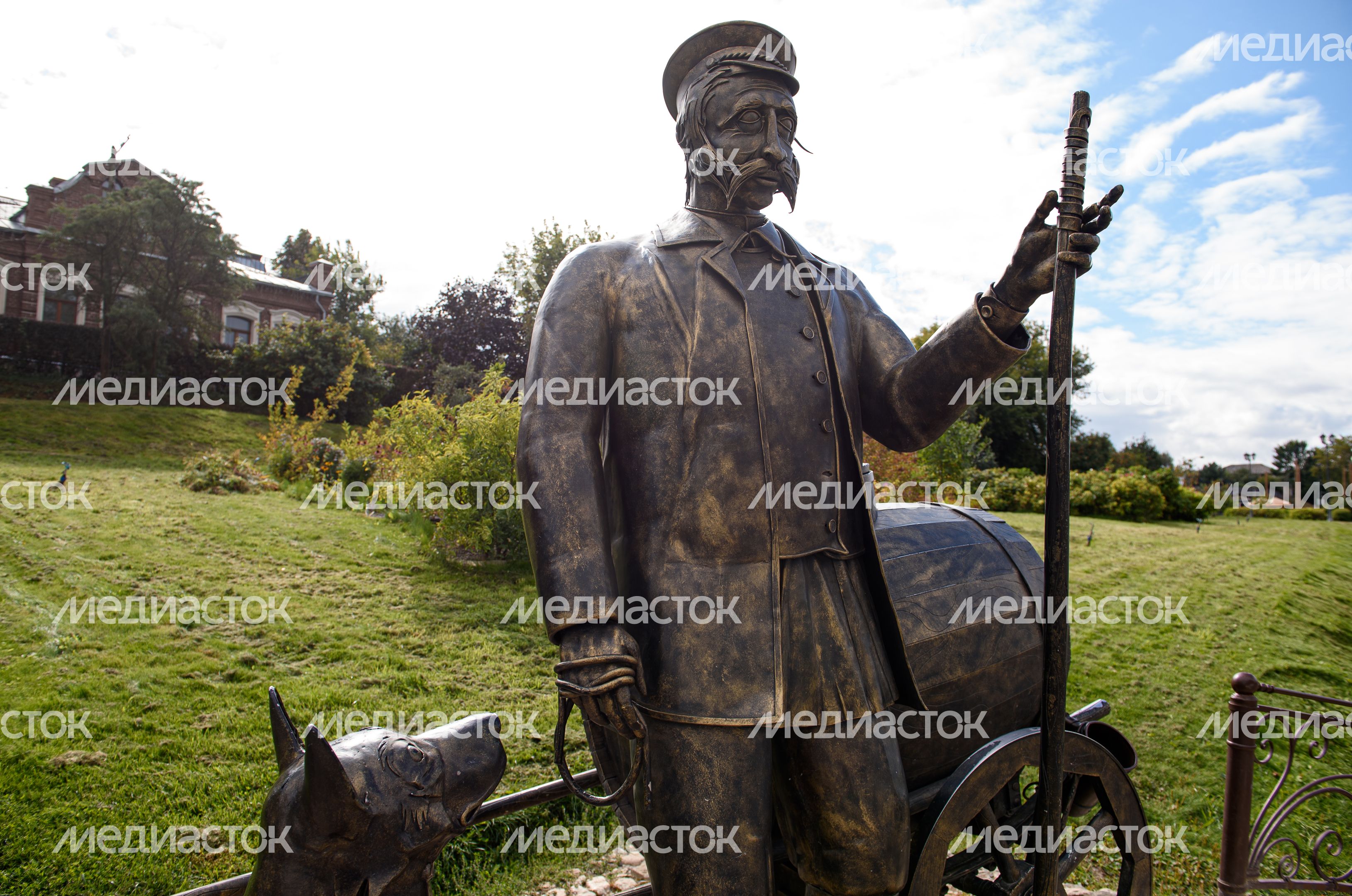 Коломна. Памятник водовозу