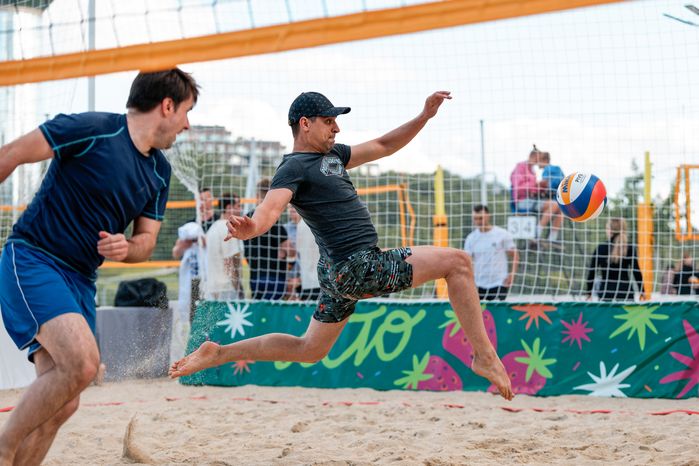 Пляжный волейбол на новой площадке «Пойма volley» в Красногорске